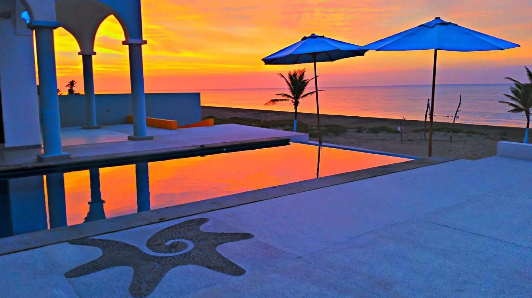 Swimming pool in Villa Star of the Sea