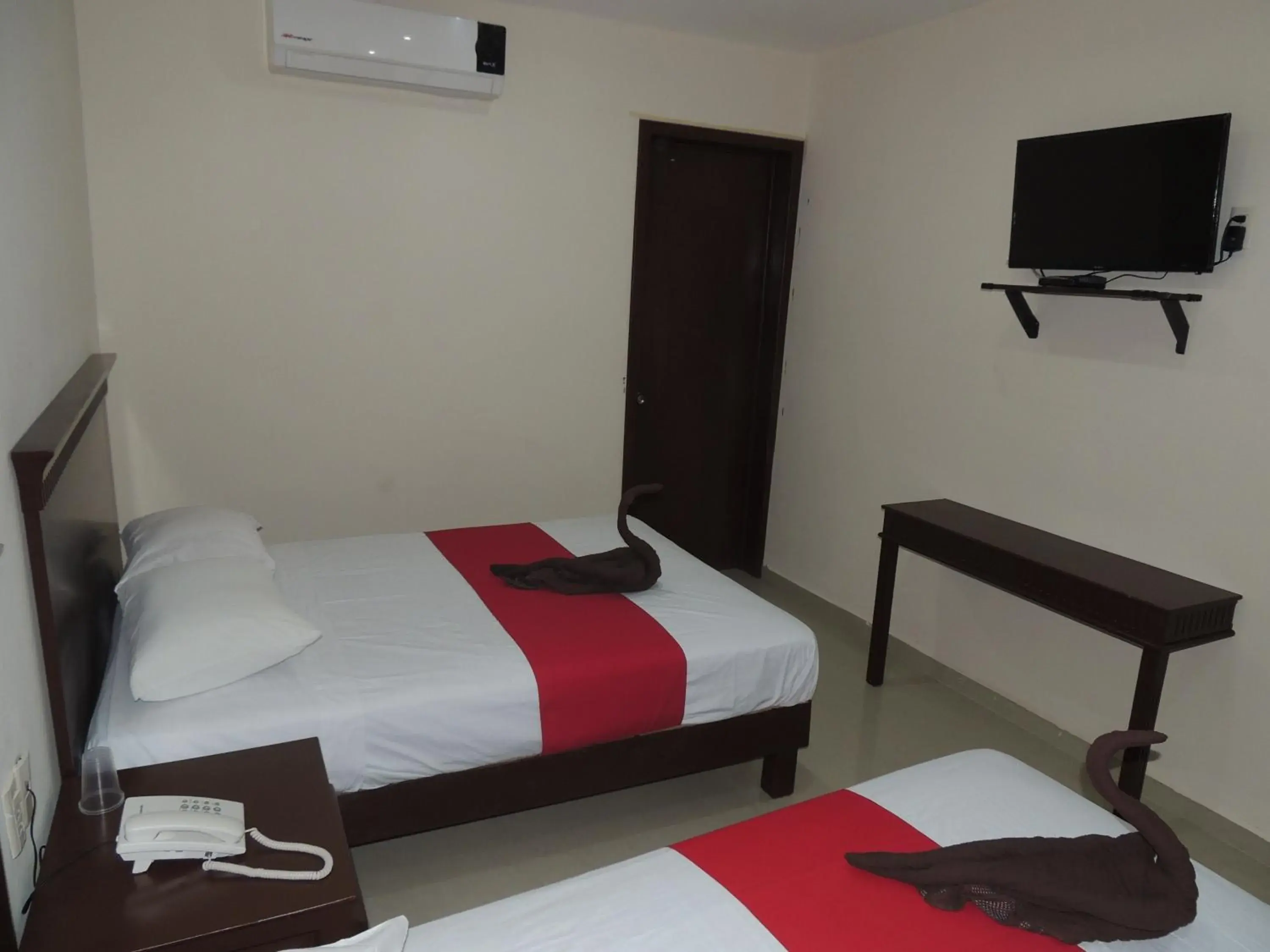 TV and multimedia, Bed in Hotel Villamar TV and multimedia, Bed in Hotel Villamar