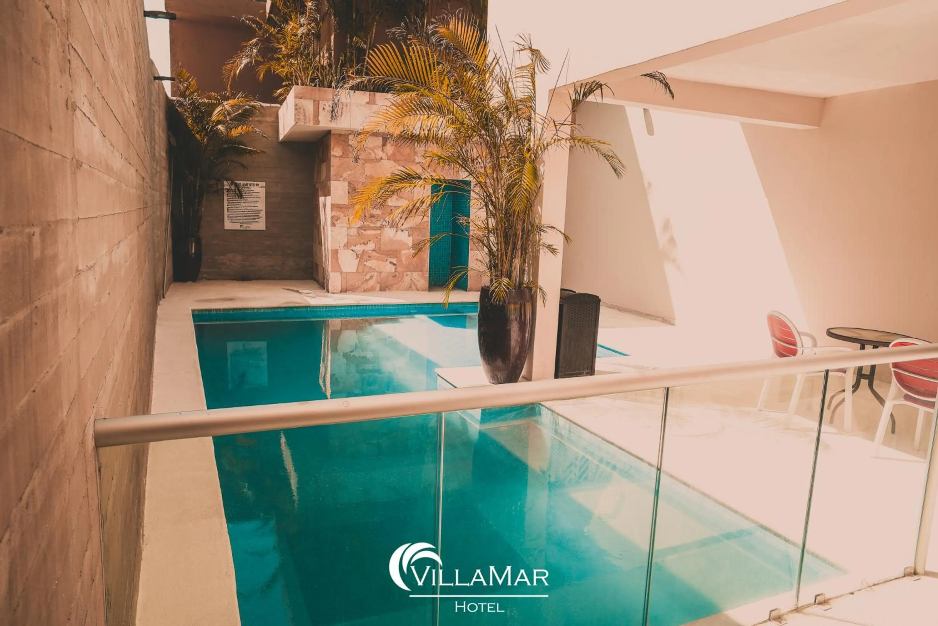 Swimming pool in Hotel Villamar