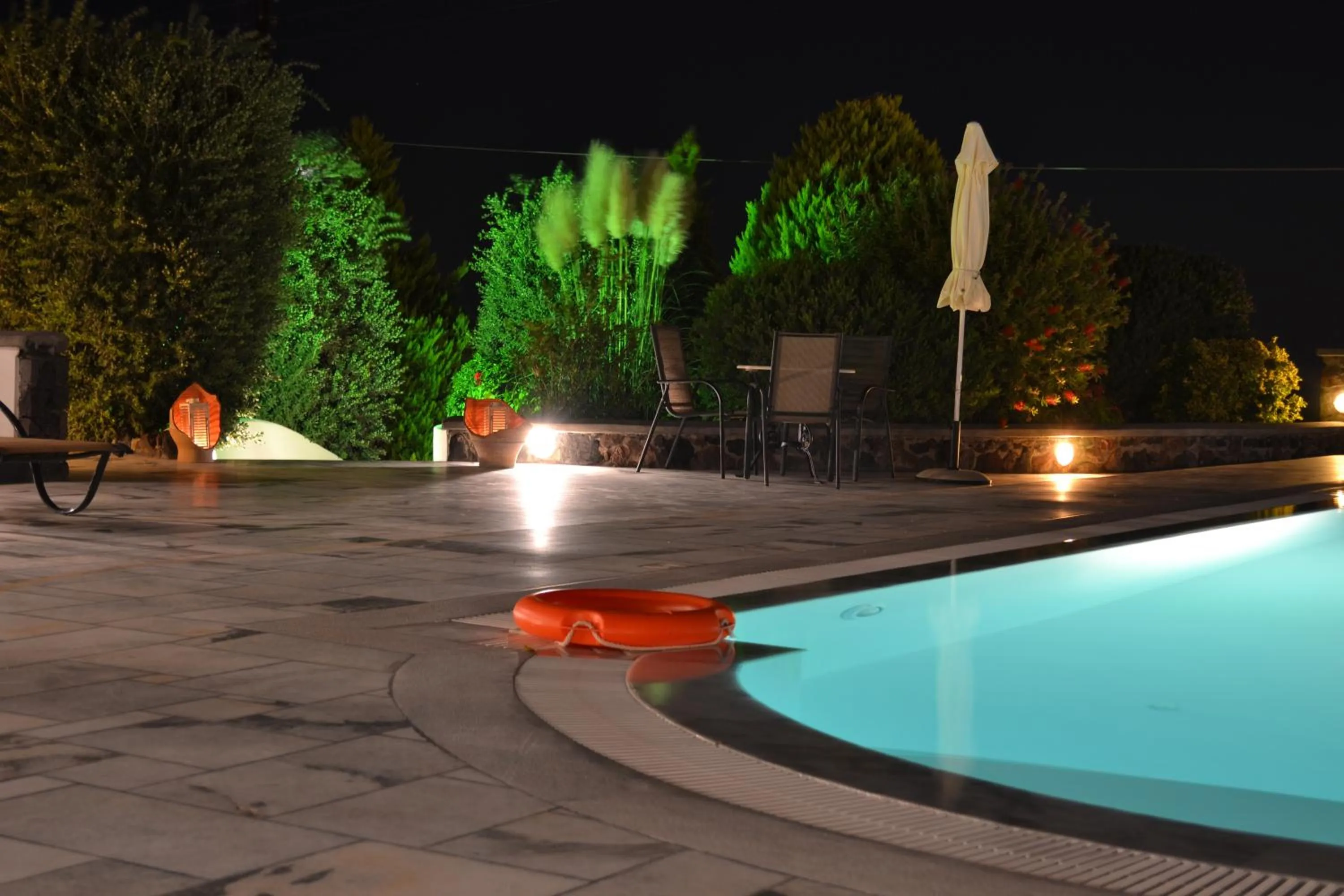 Swimming pool in Anthonas Apartments