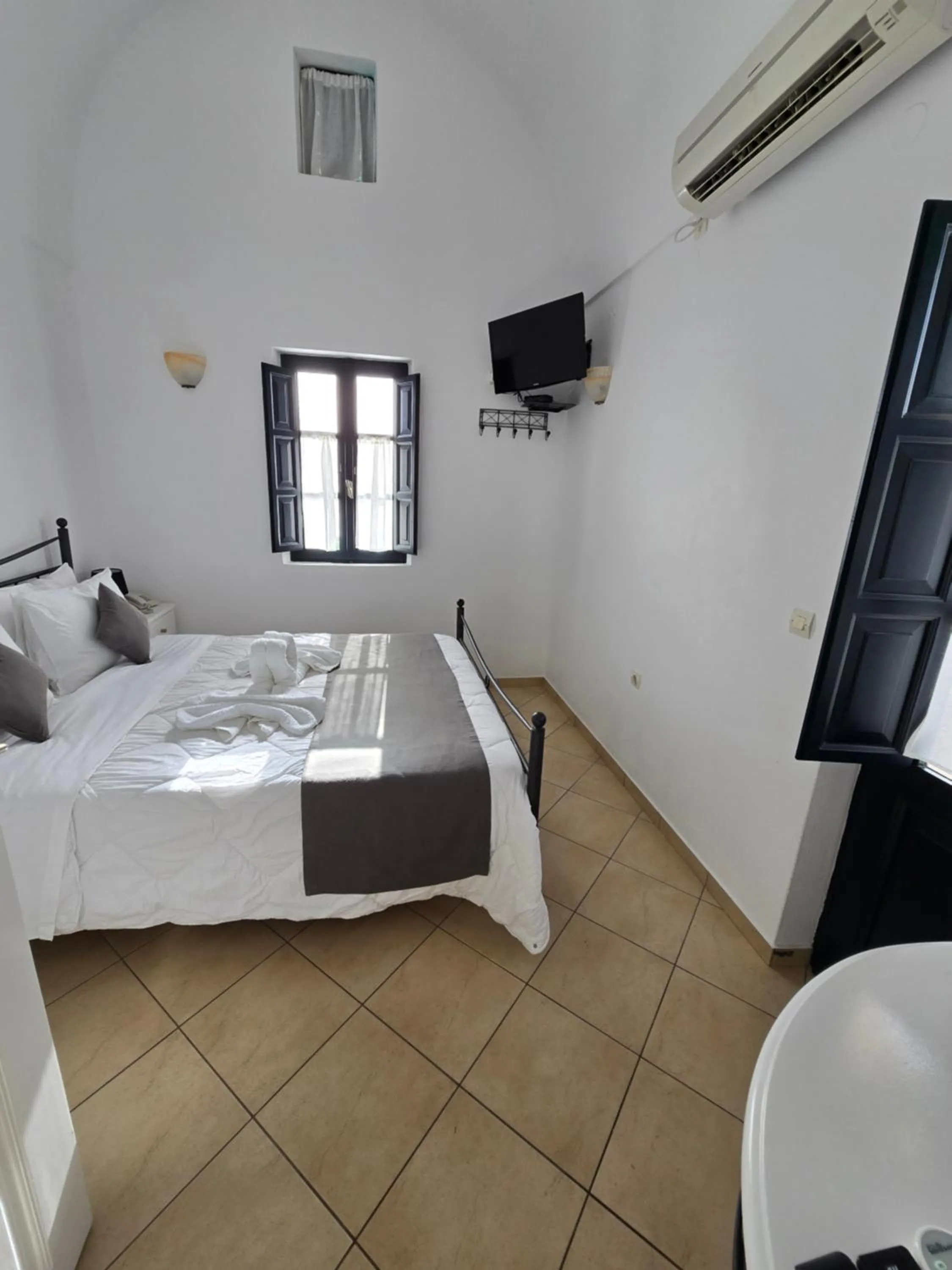 Bedroom, Bed in Anthonas Apartments