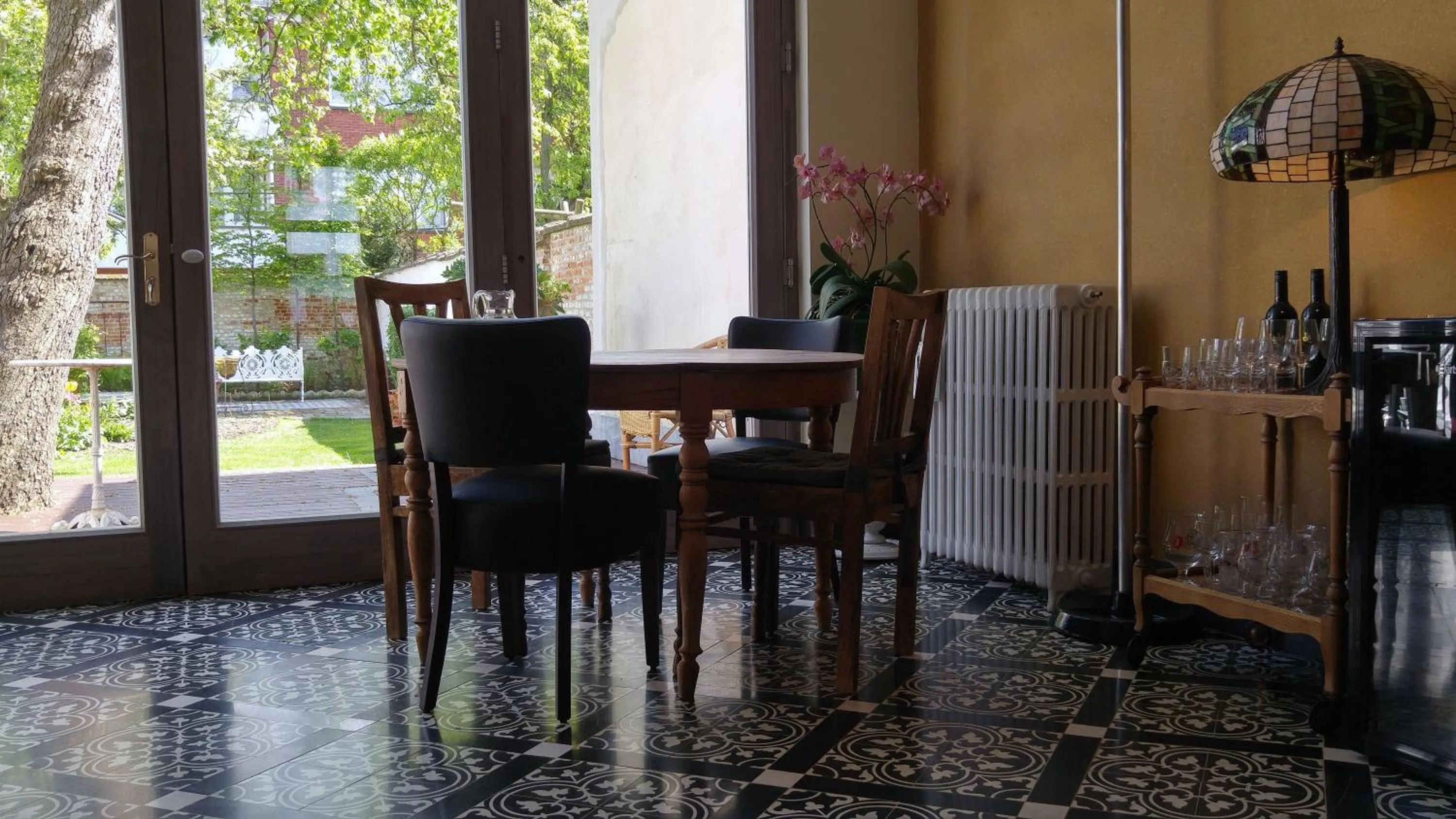 Dining area in Bed & Breakfast Exterlaer