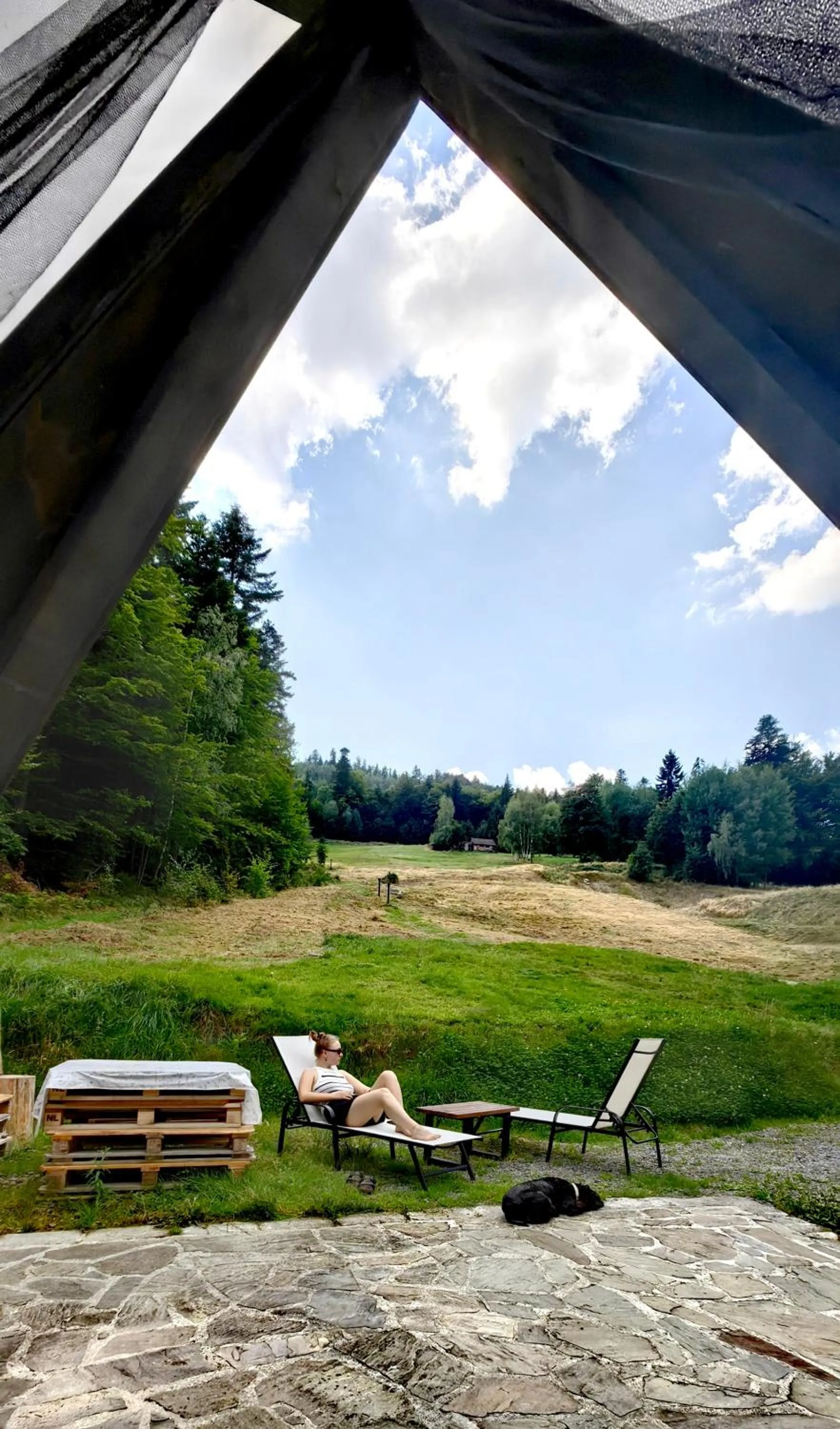 Mountain view in Osada pod Beskidem- chatki całoroczne