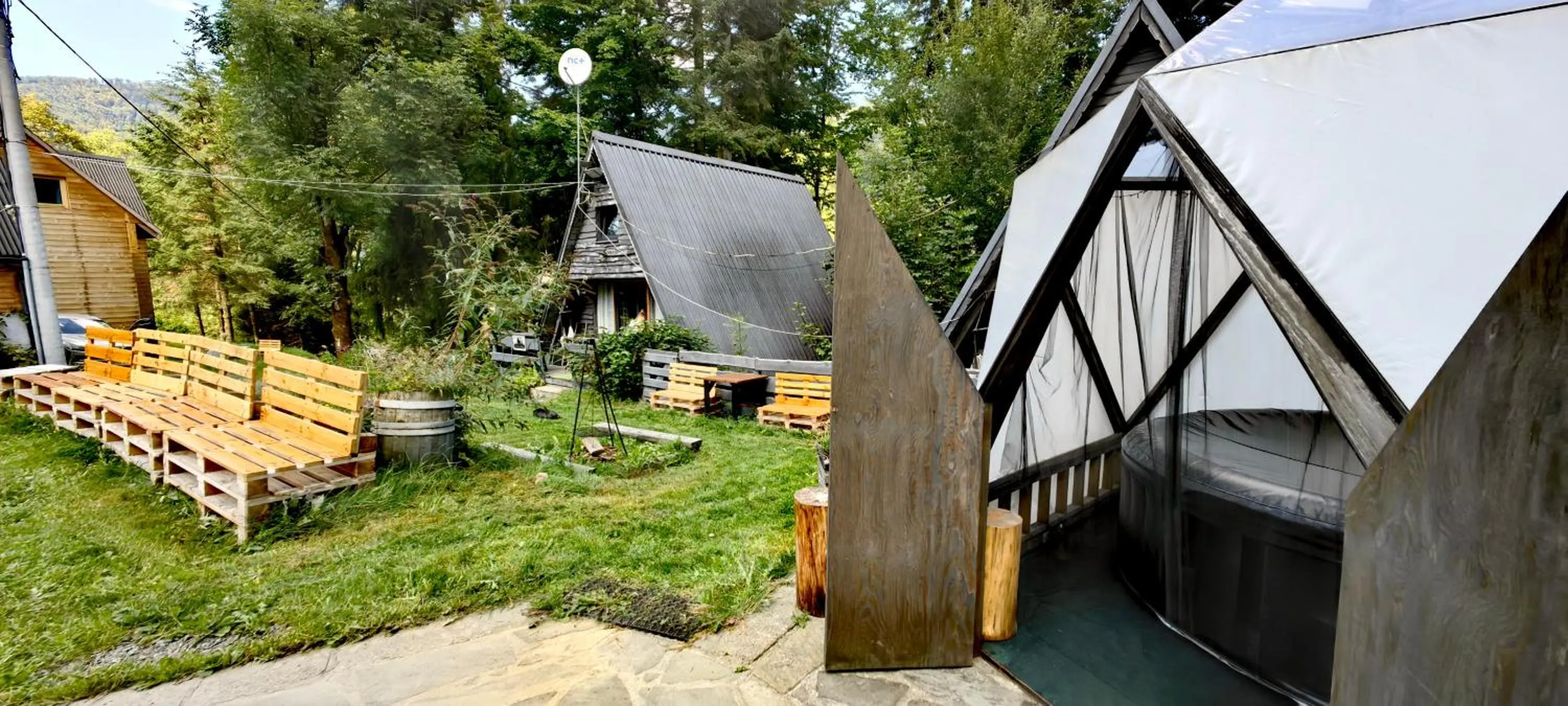 Property building in Osada pod Beskidem- chatki całoroczne