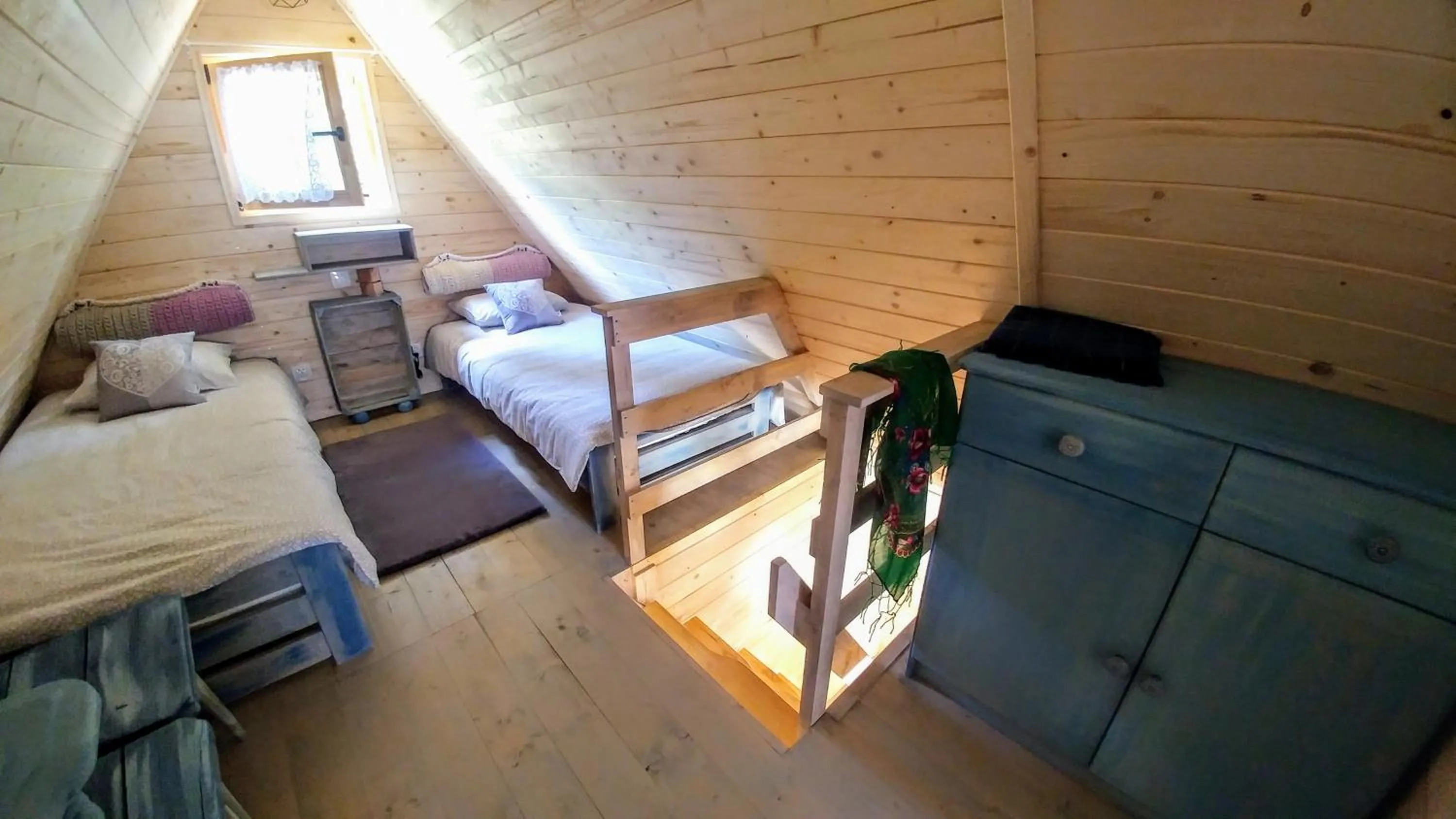 Bed in Osada pod Beskidem- chatki całoroczne
