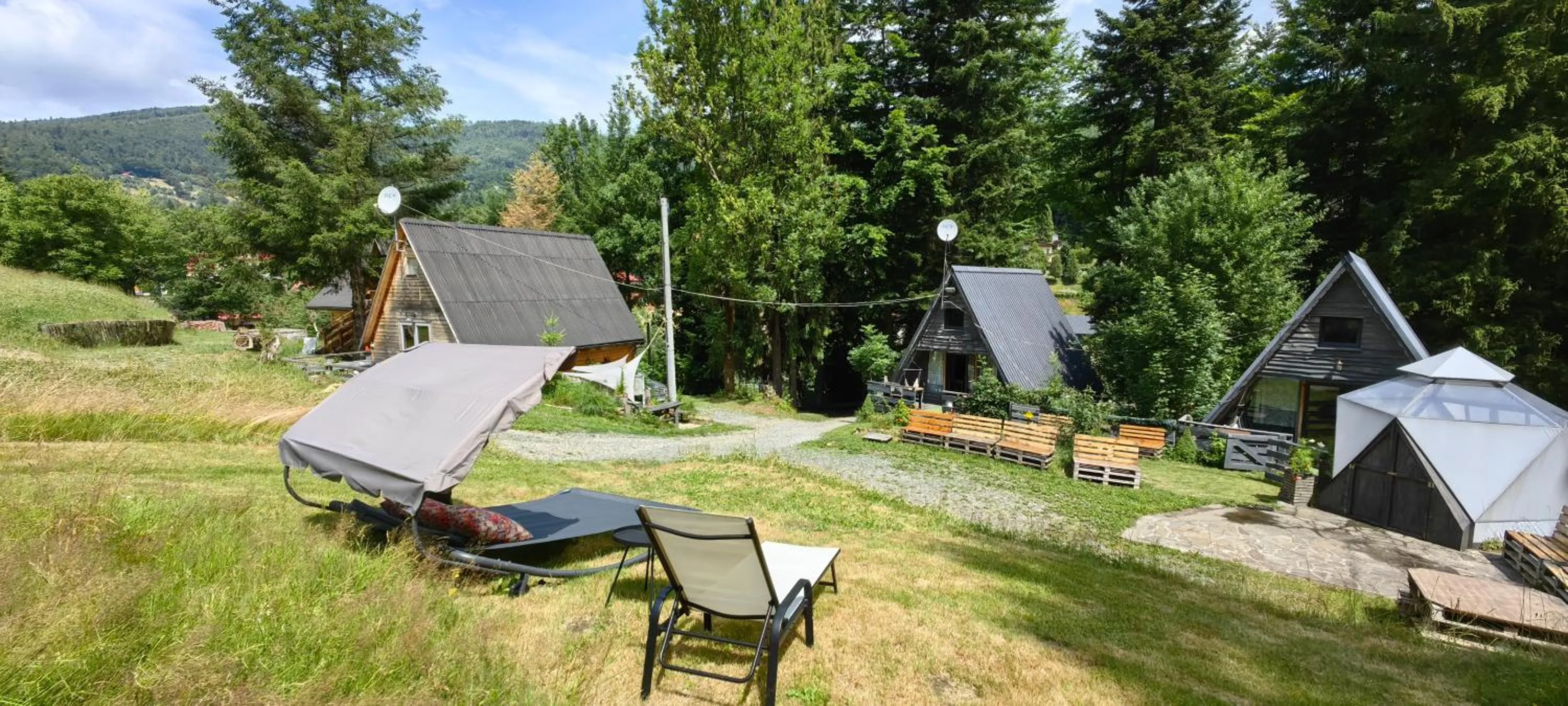 Garden in Osada pod Beskidem- chatki całoroczne