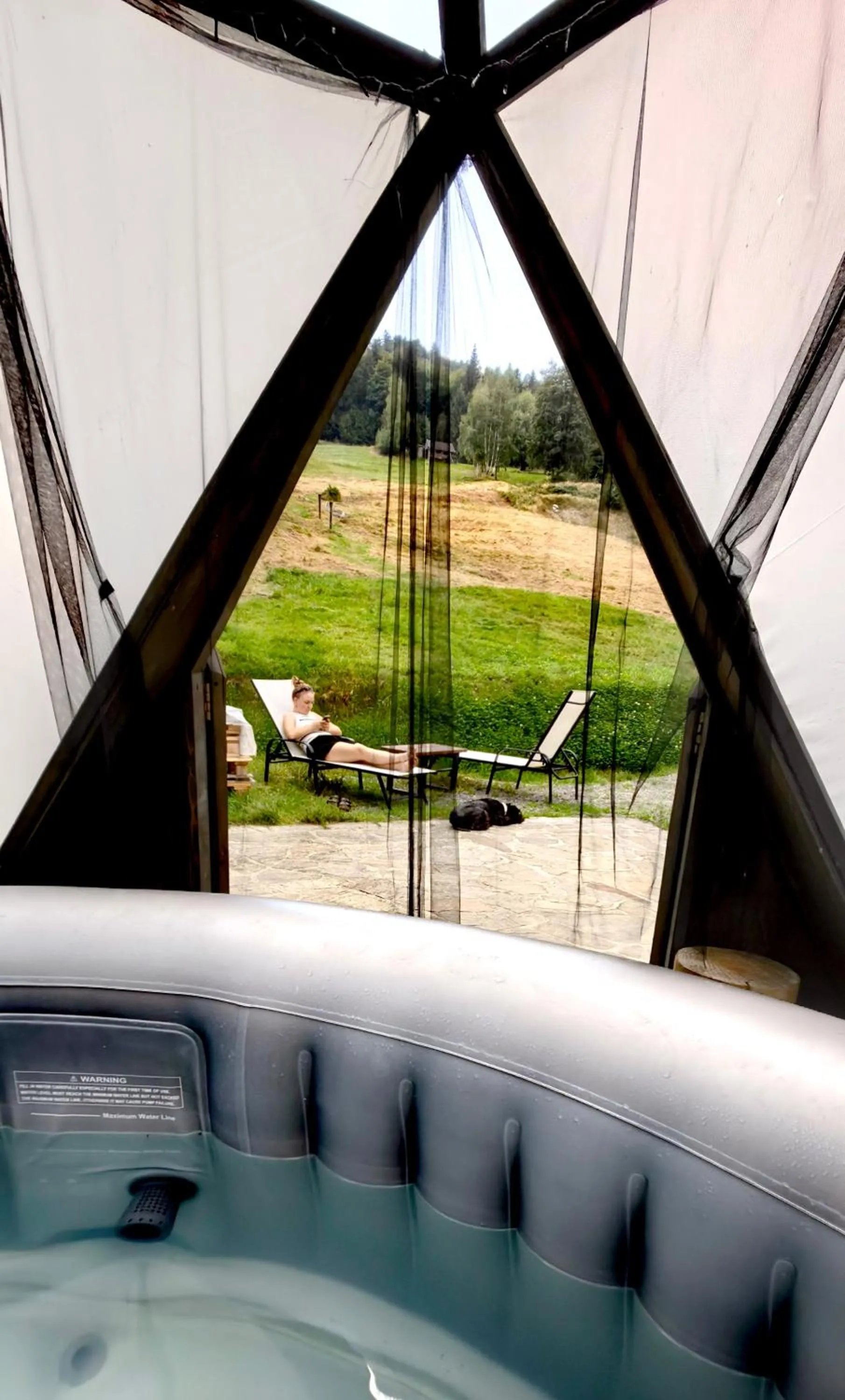 Area and facilities in Osada pod Beskidem- chatki całoroczne