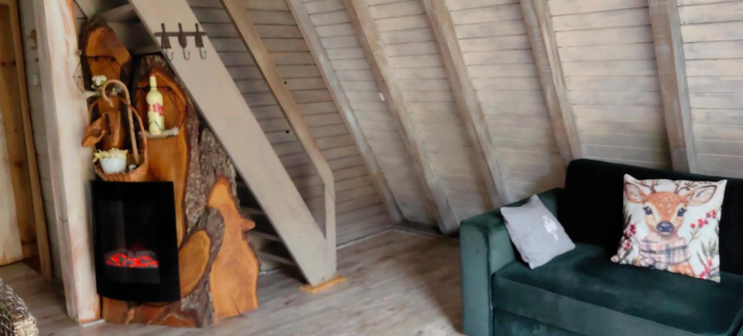 Living room in Osada pod Beskidem- chatki całoroczne