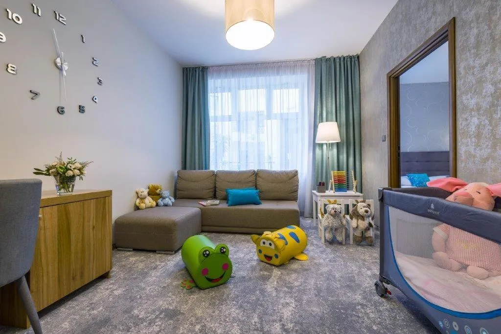 Living room, Bed in Tulip Hotels - Wroclaw Patio