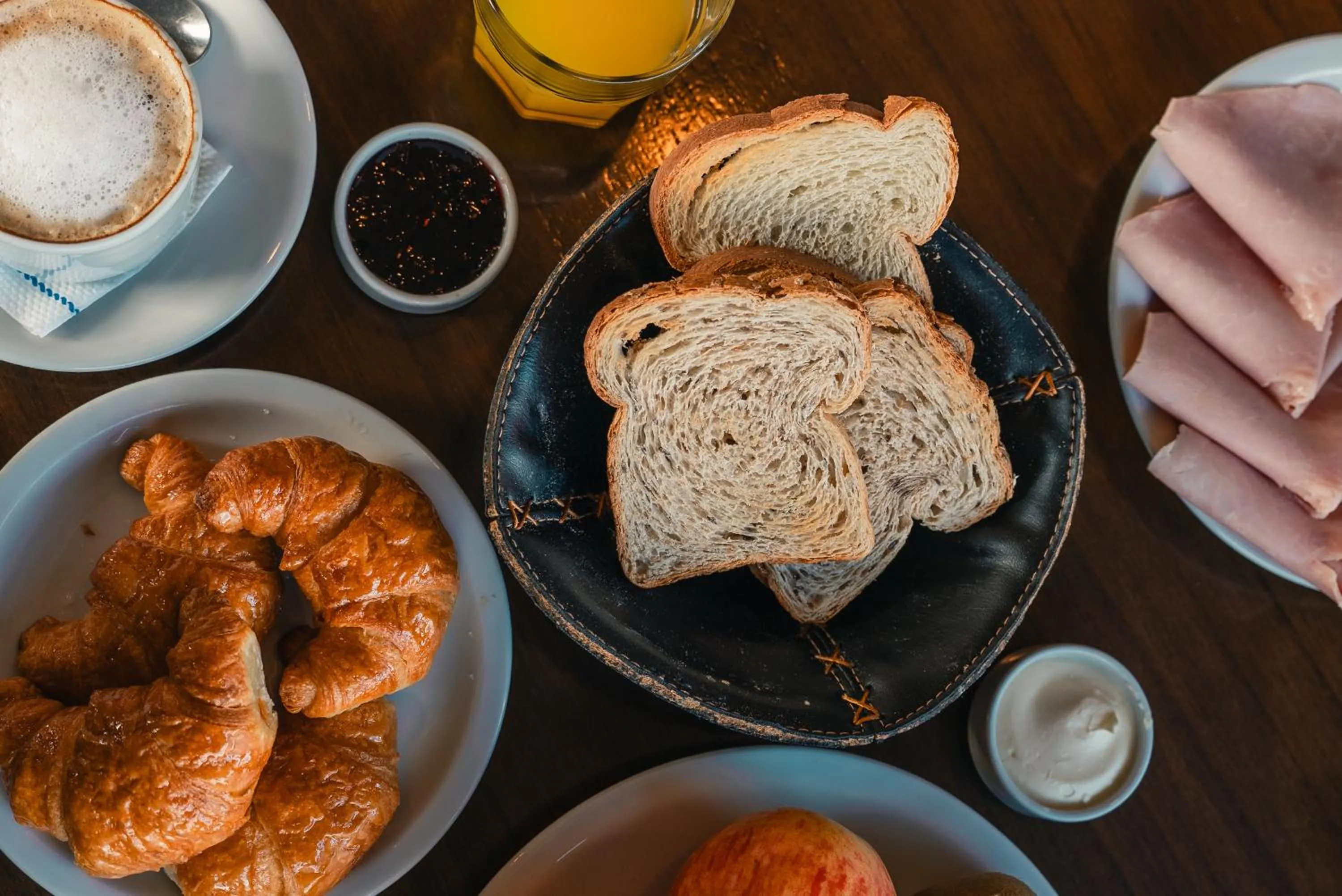 Continental breakfast in Hotel Puerto Blest