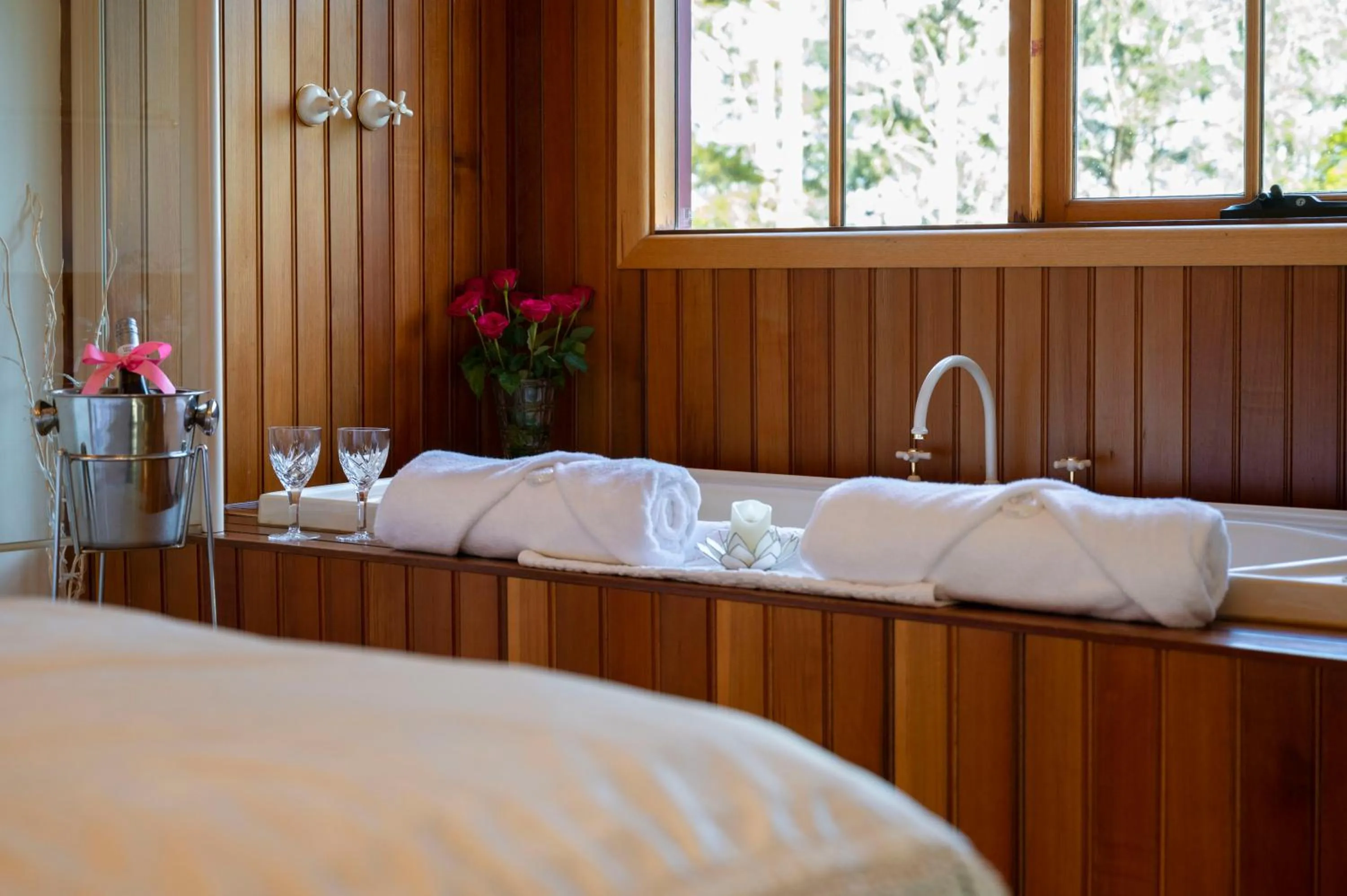towels, Bed in Mountain Lodge