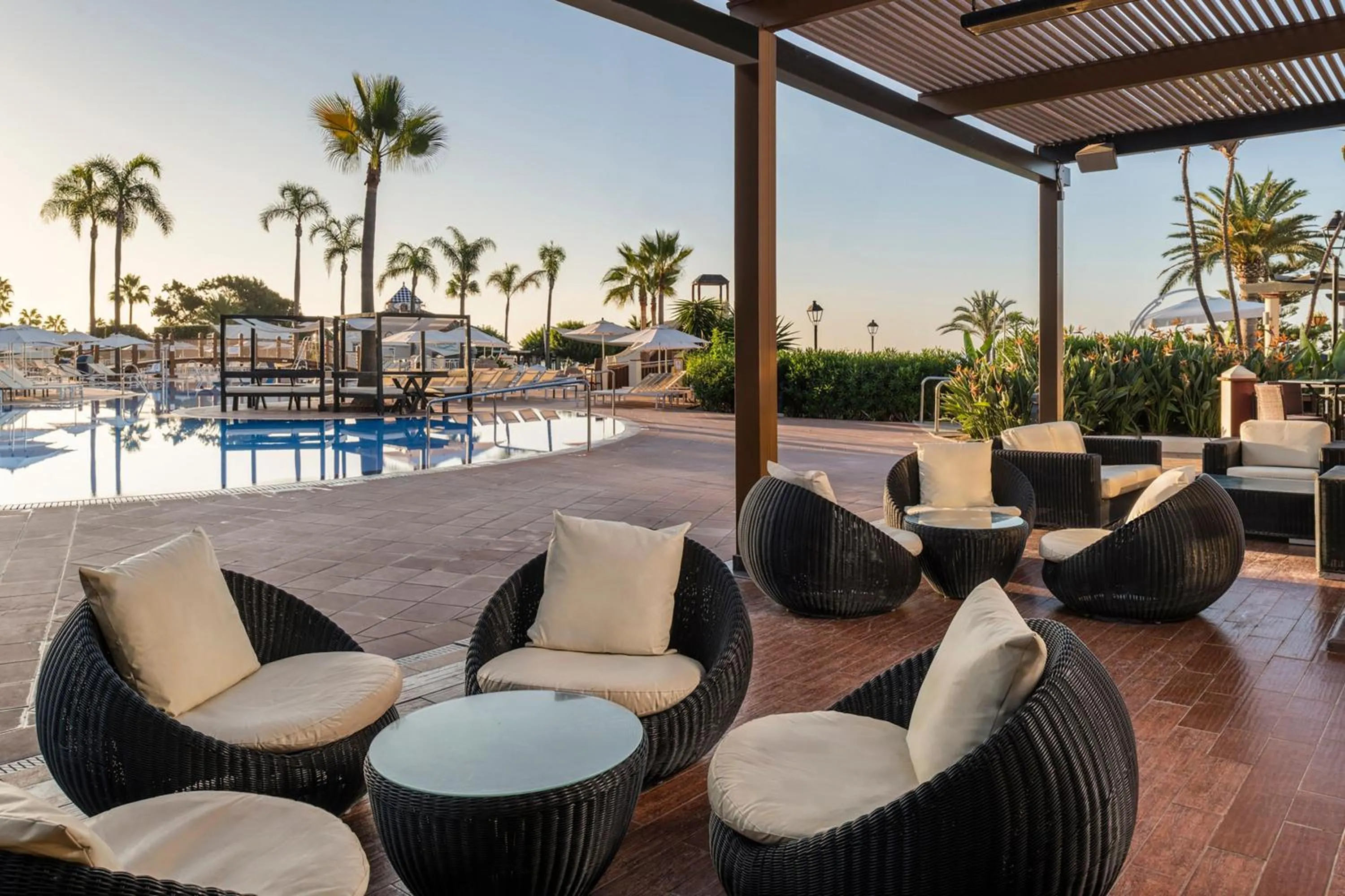 Lounge or bar in Marriott's Marbella Beach Resort