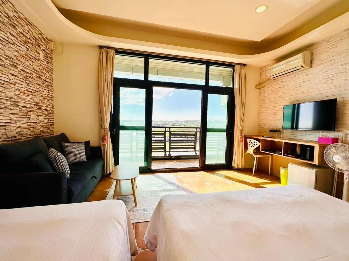 Bed in Sun Shine B&B