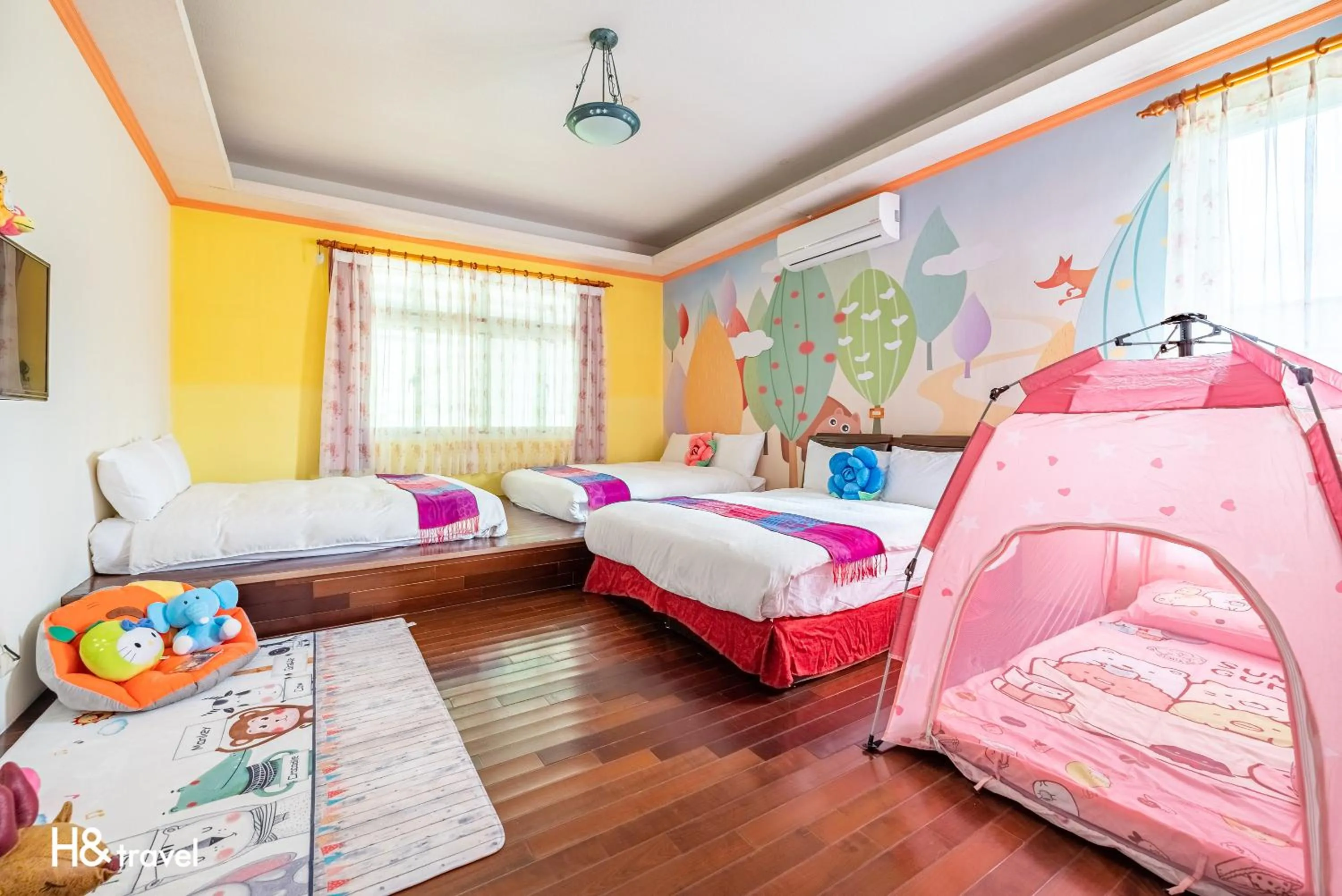 Photo of the whole room, Bed in Shan Tyi Homestay