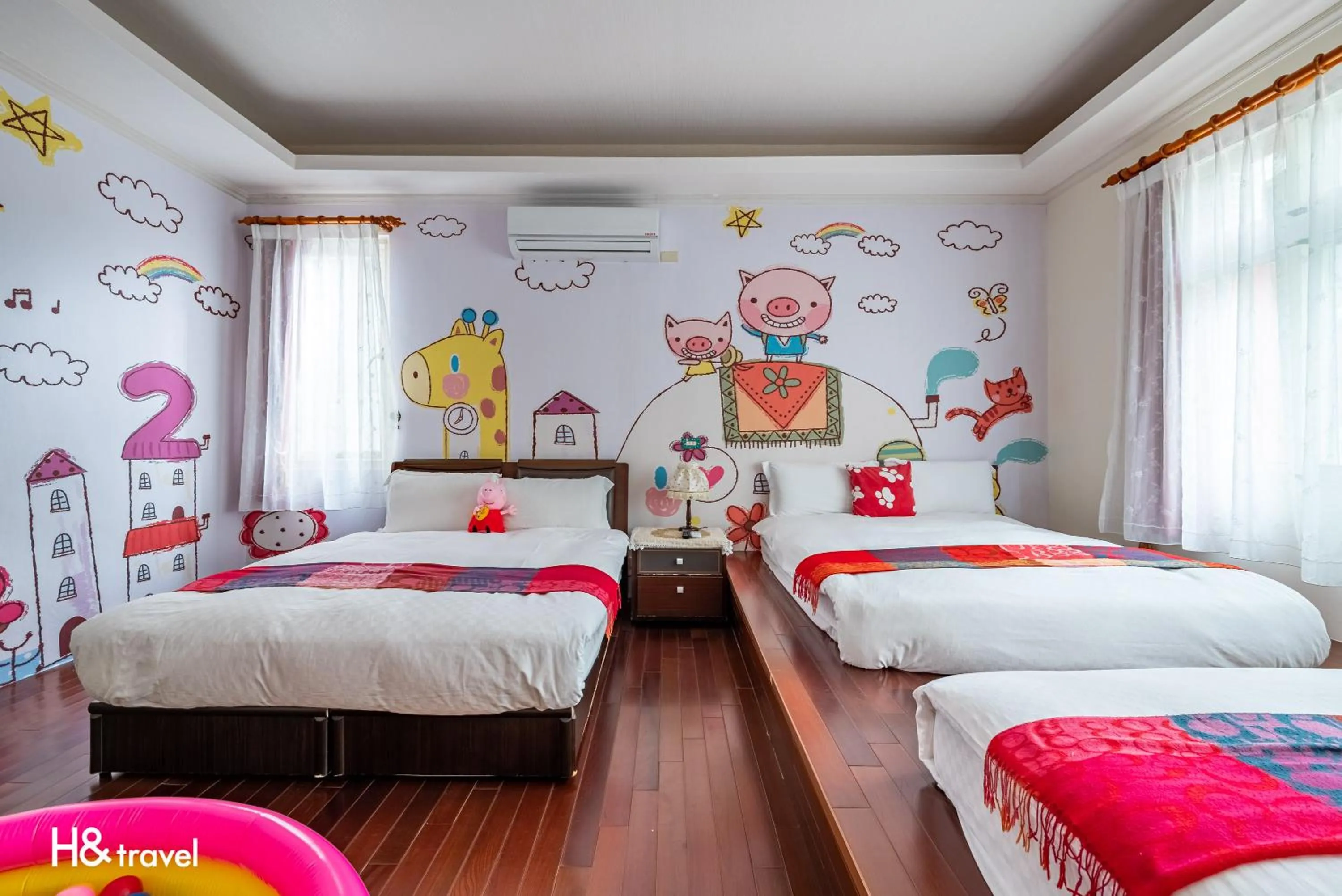 Photo of the whole room, Bed in Shan Tyi Homestay