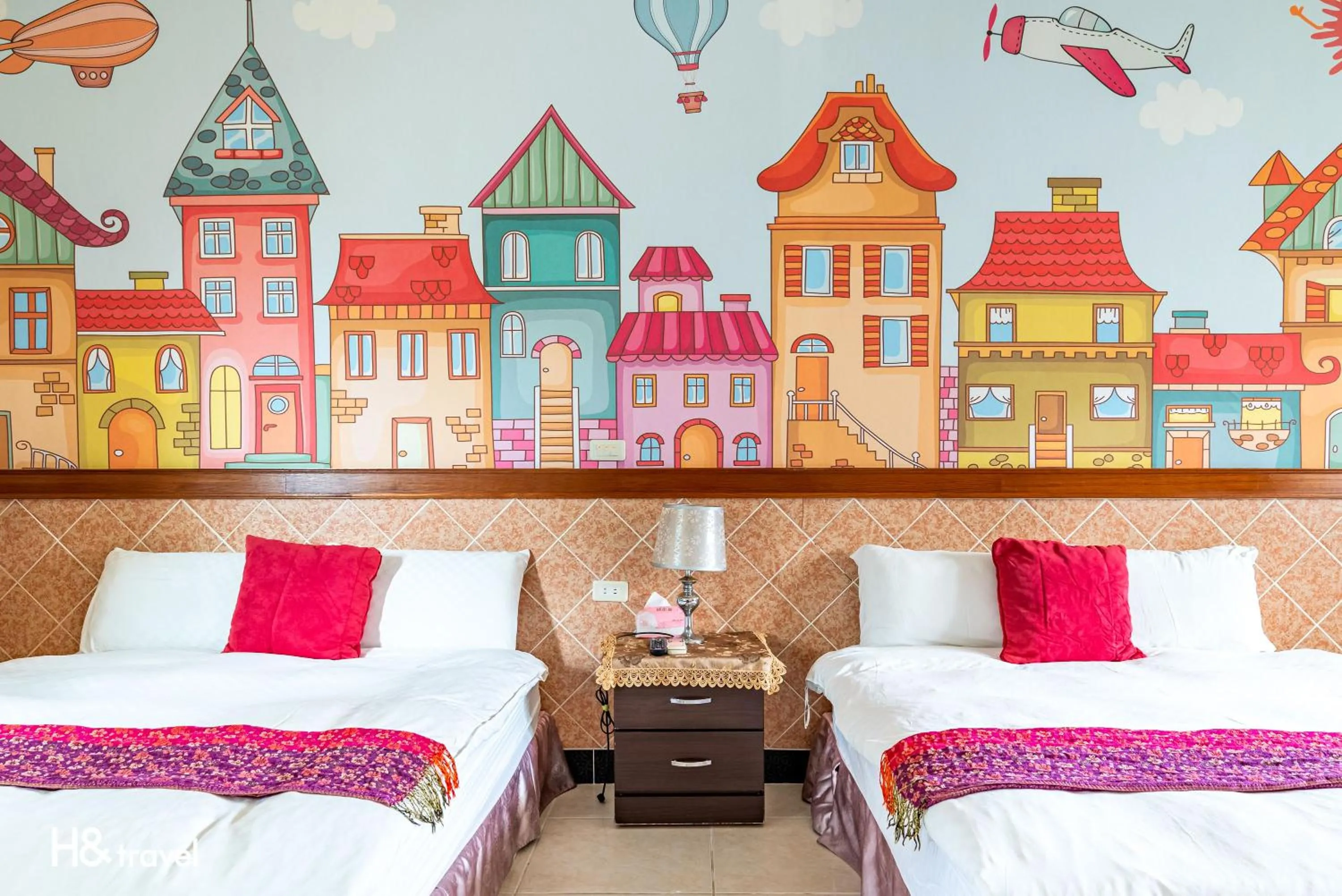 Photo of the whole room, Bed in Shan Tyi Homestay