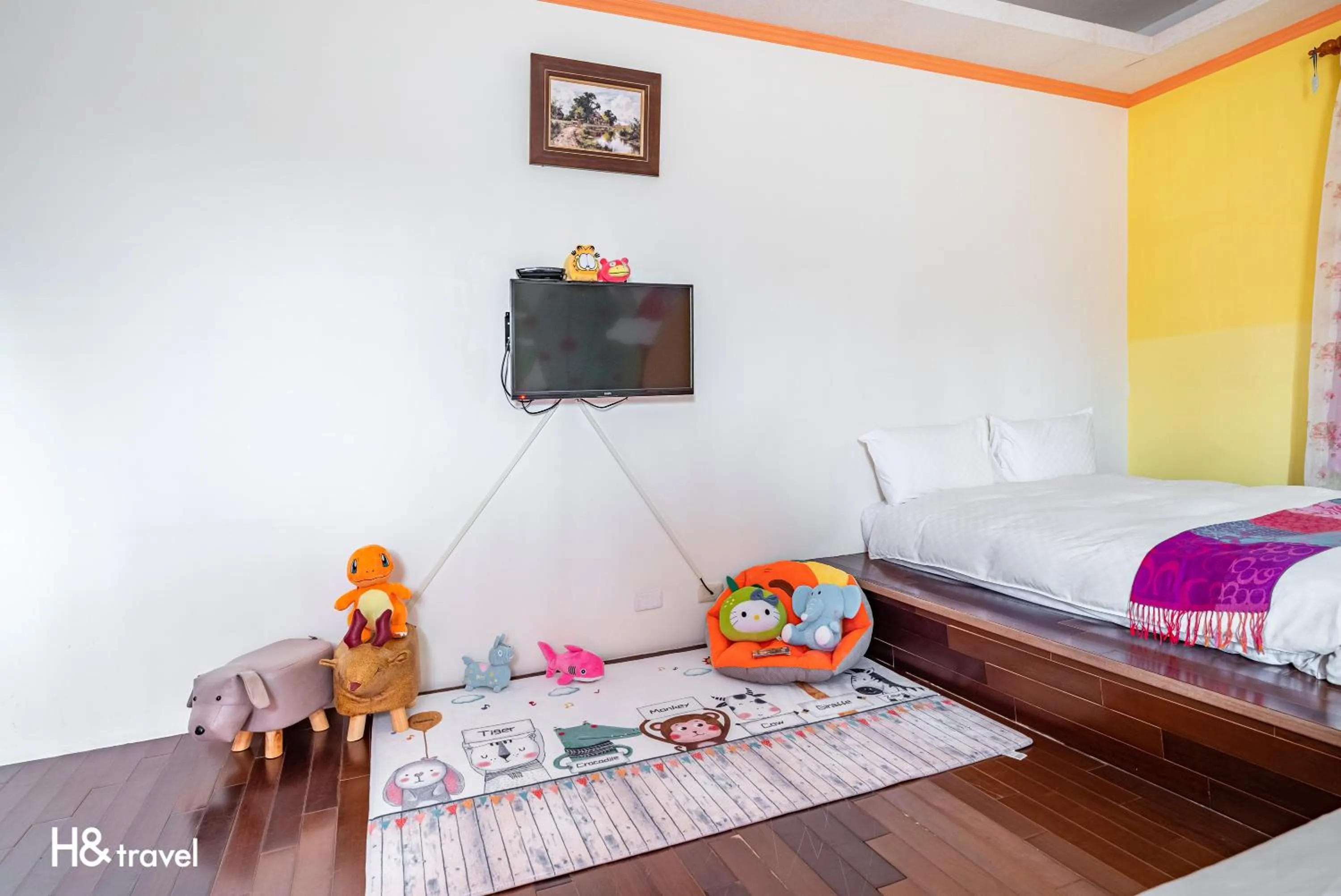 Photo of the whole room, Bed in Shan Tyi Homestay