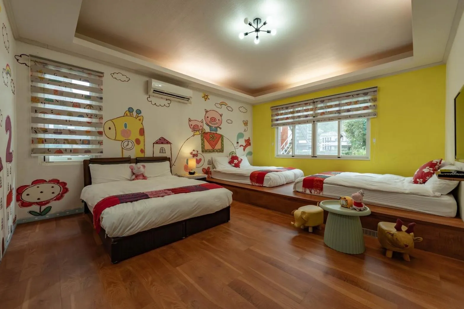 Photo of the whole room, Bed in Shan Tyi Homestay