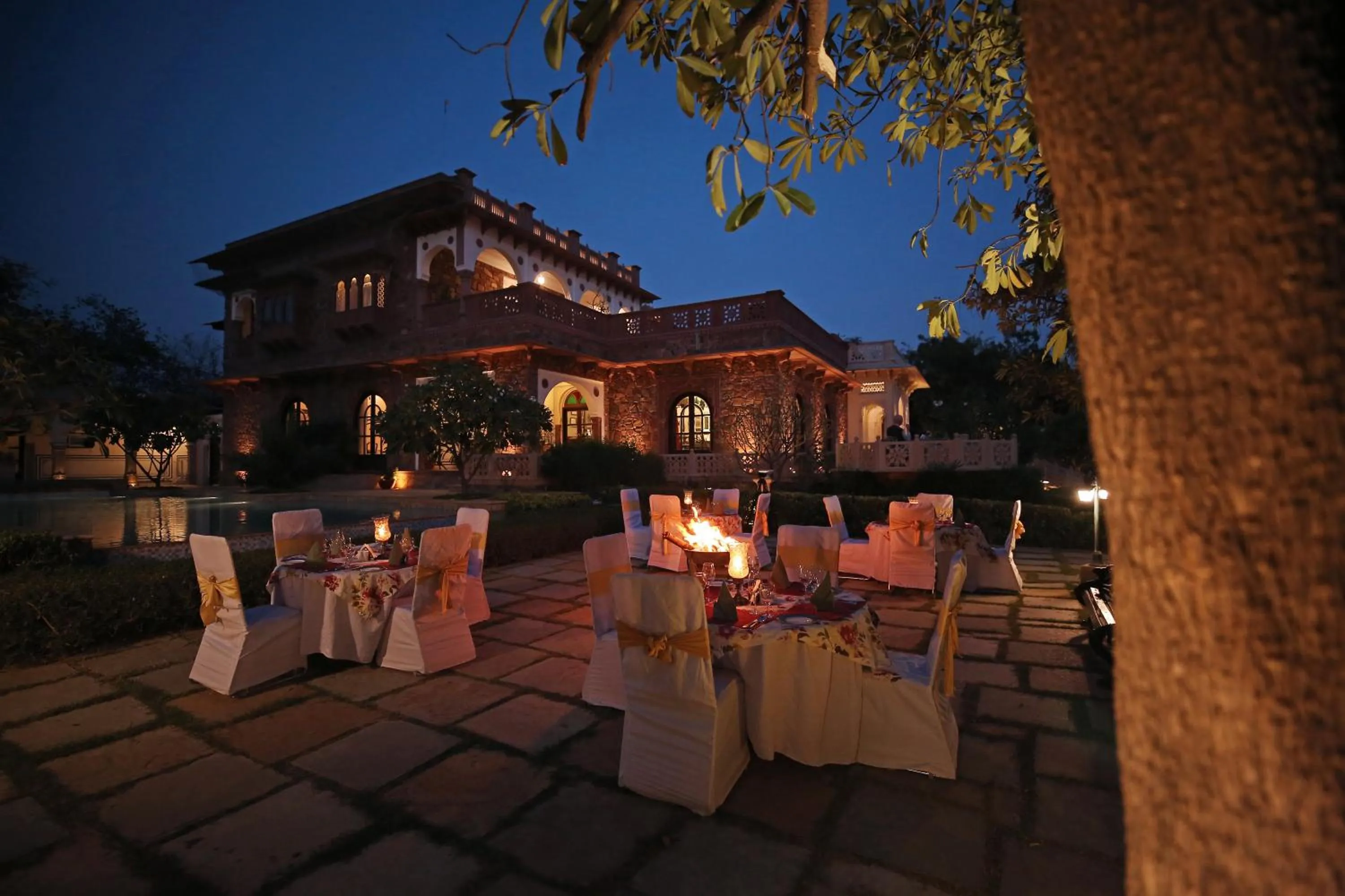 Restaurant/places to eat in Khas Bagh