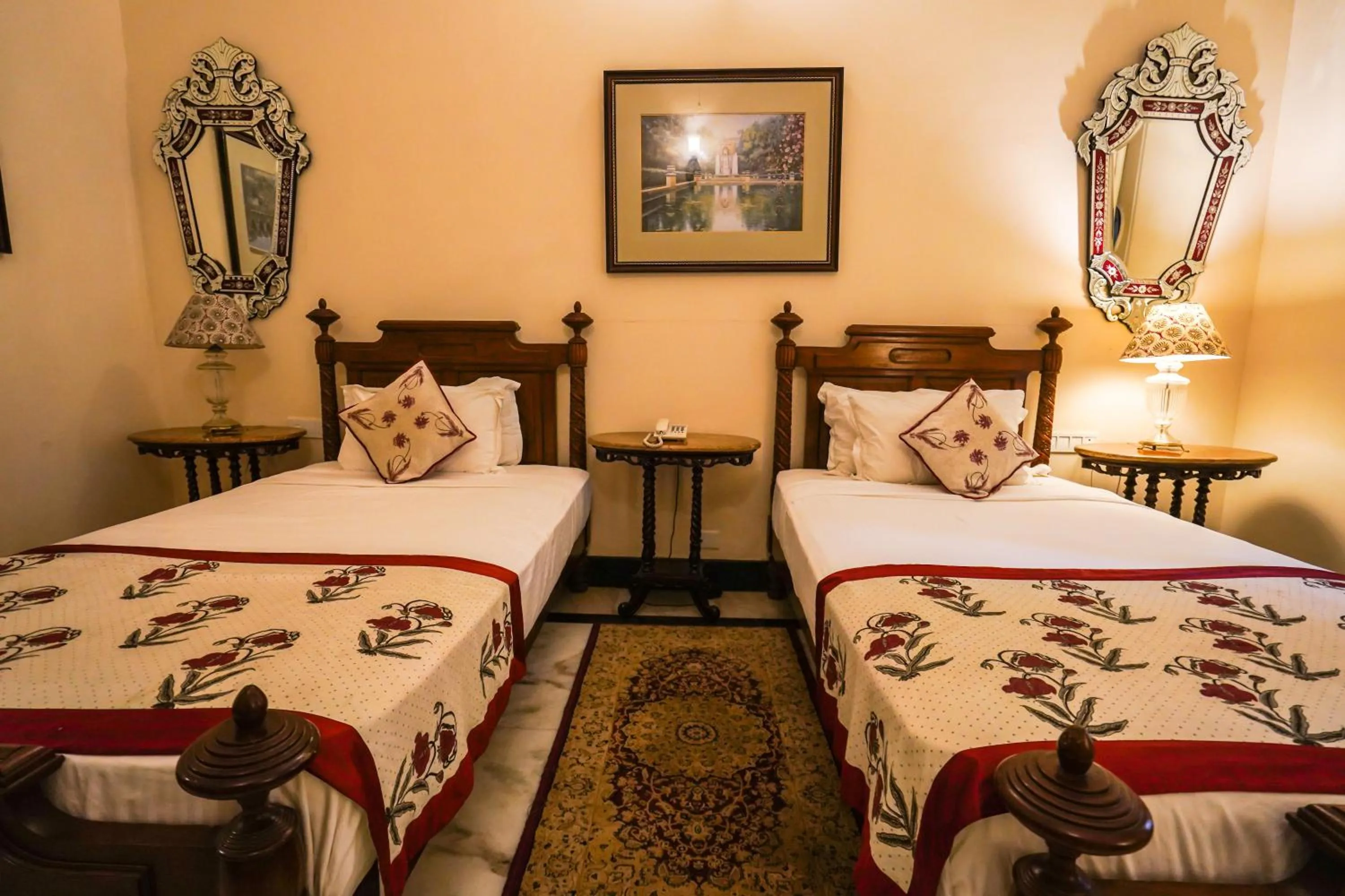 Bedroom, Bed in Khas Bagh