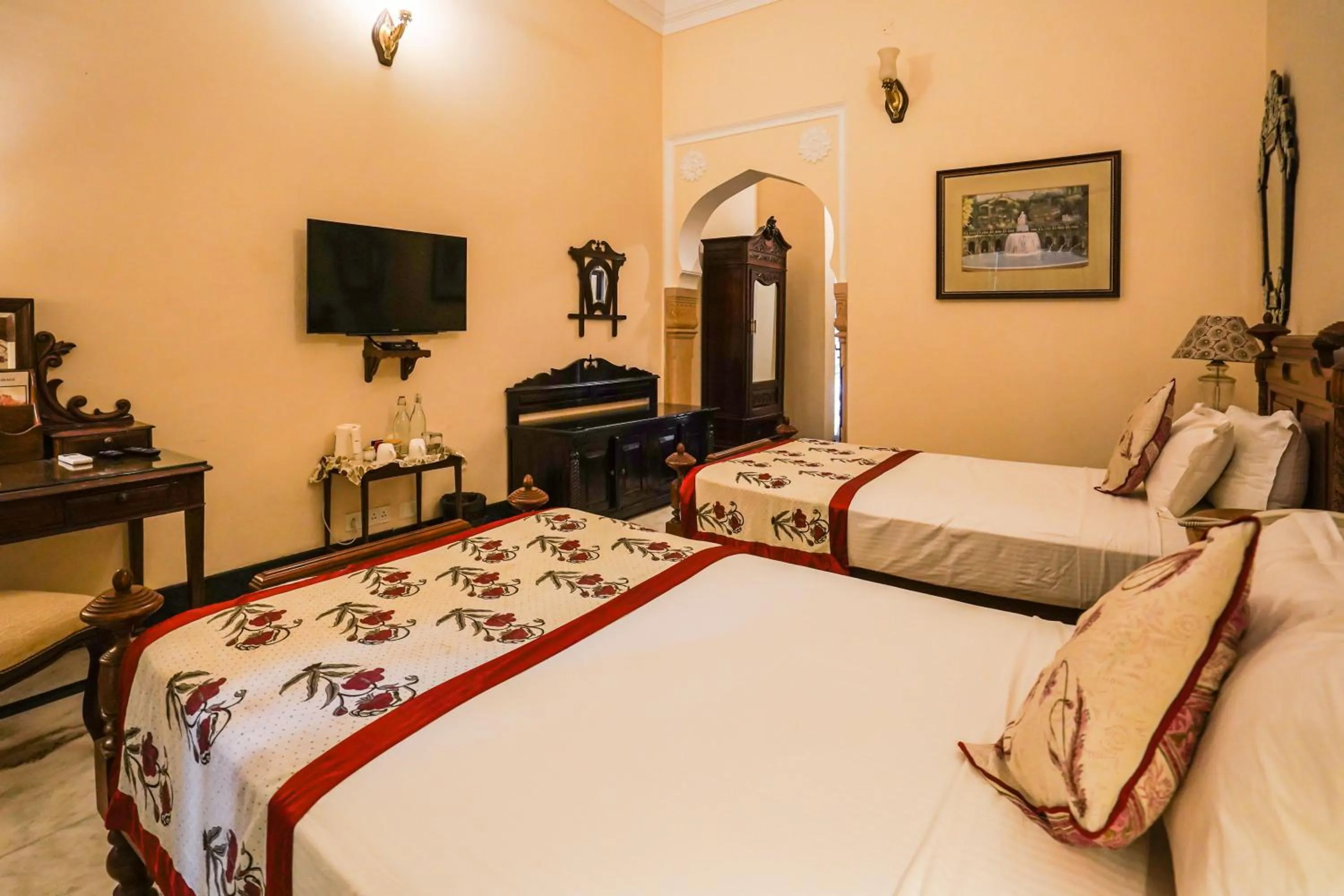 Bedroom, Bed in Khas Bagh