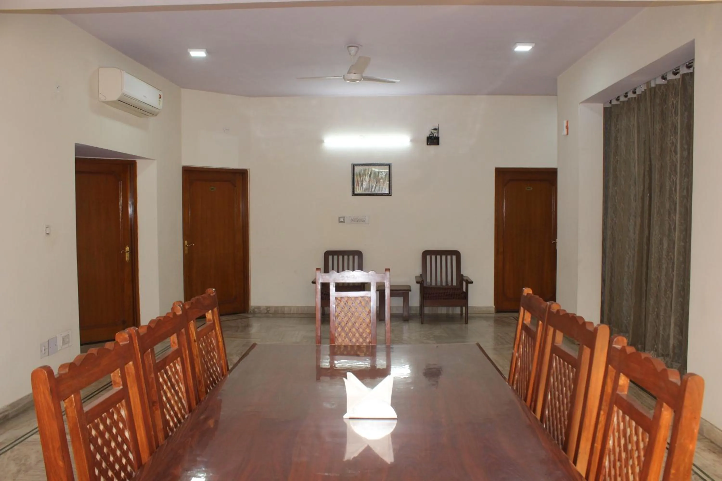 Dining area in Hotel Sukhvilas