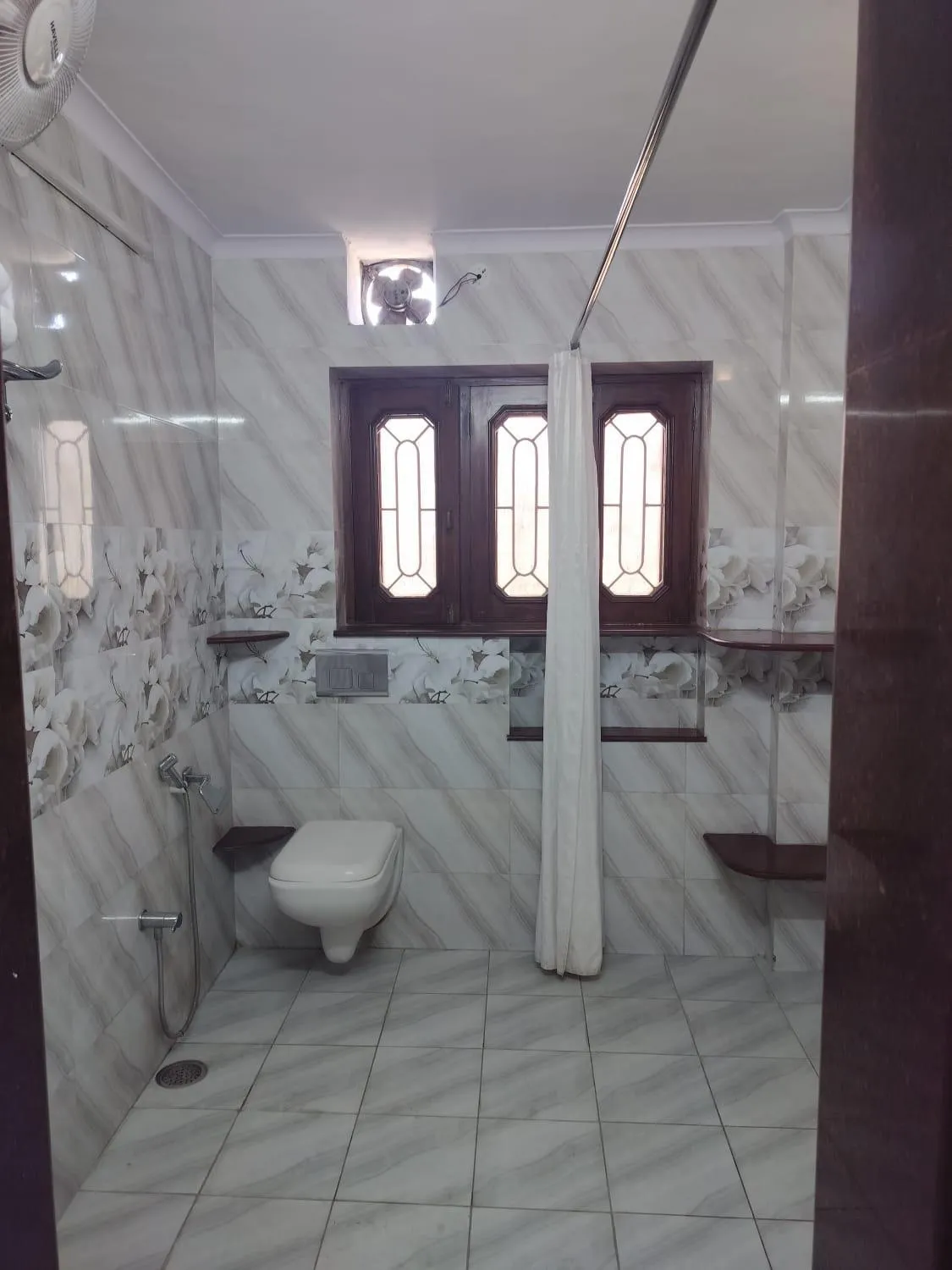 Toilet in Hotel Sukhvilas