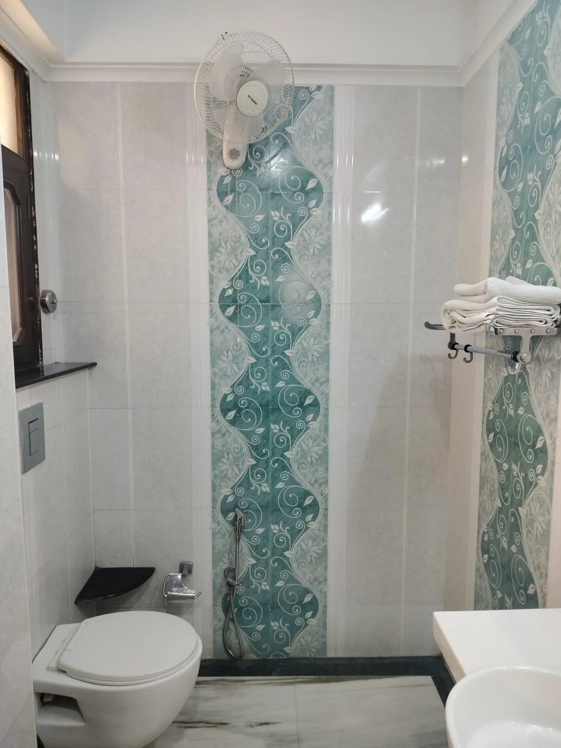 Toilet in Hotel Sukhvilas