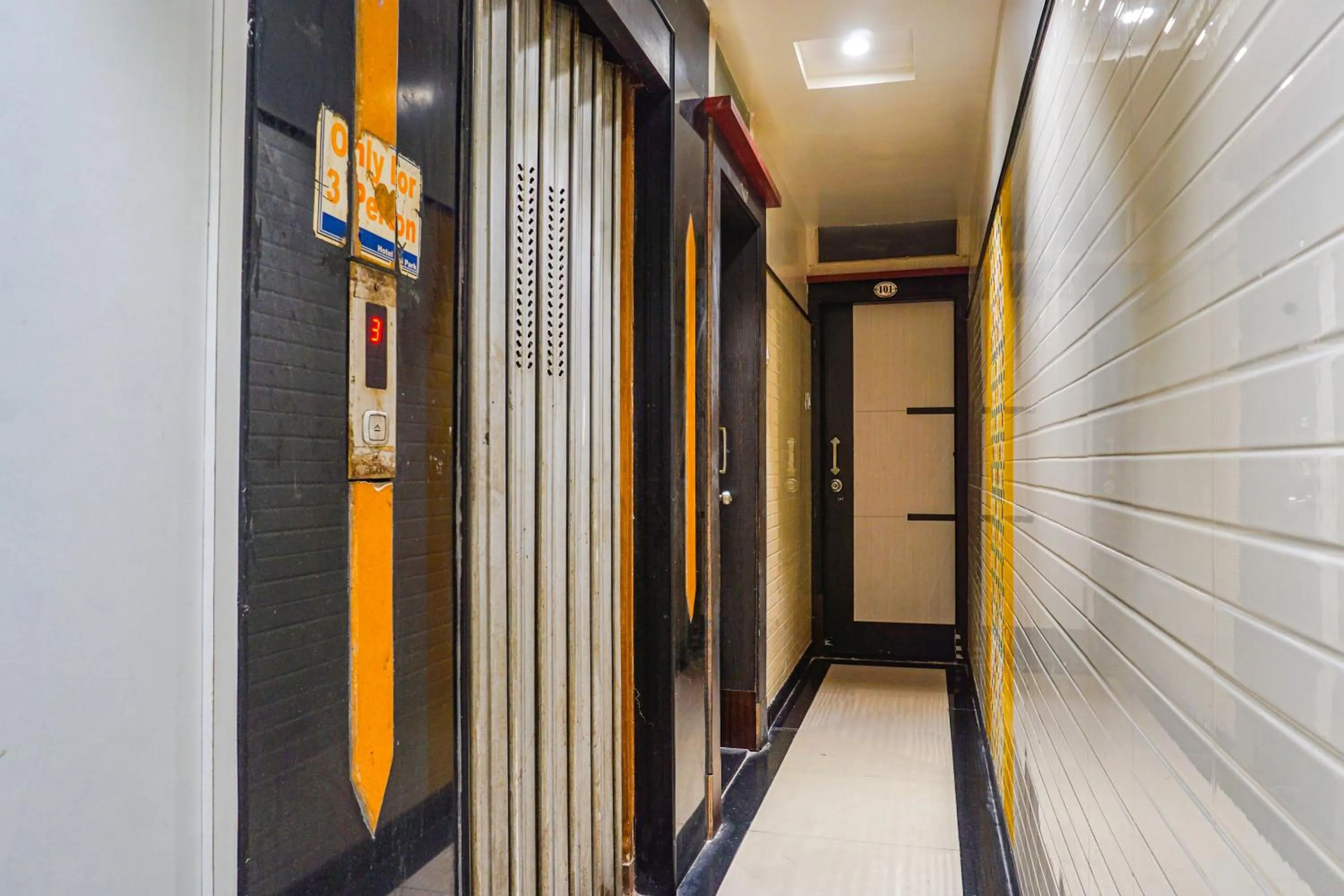 elevator in Via Tulsi Park