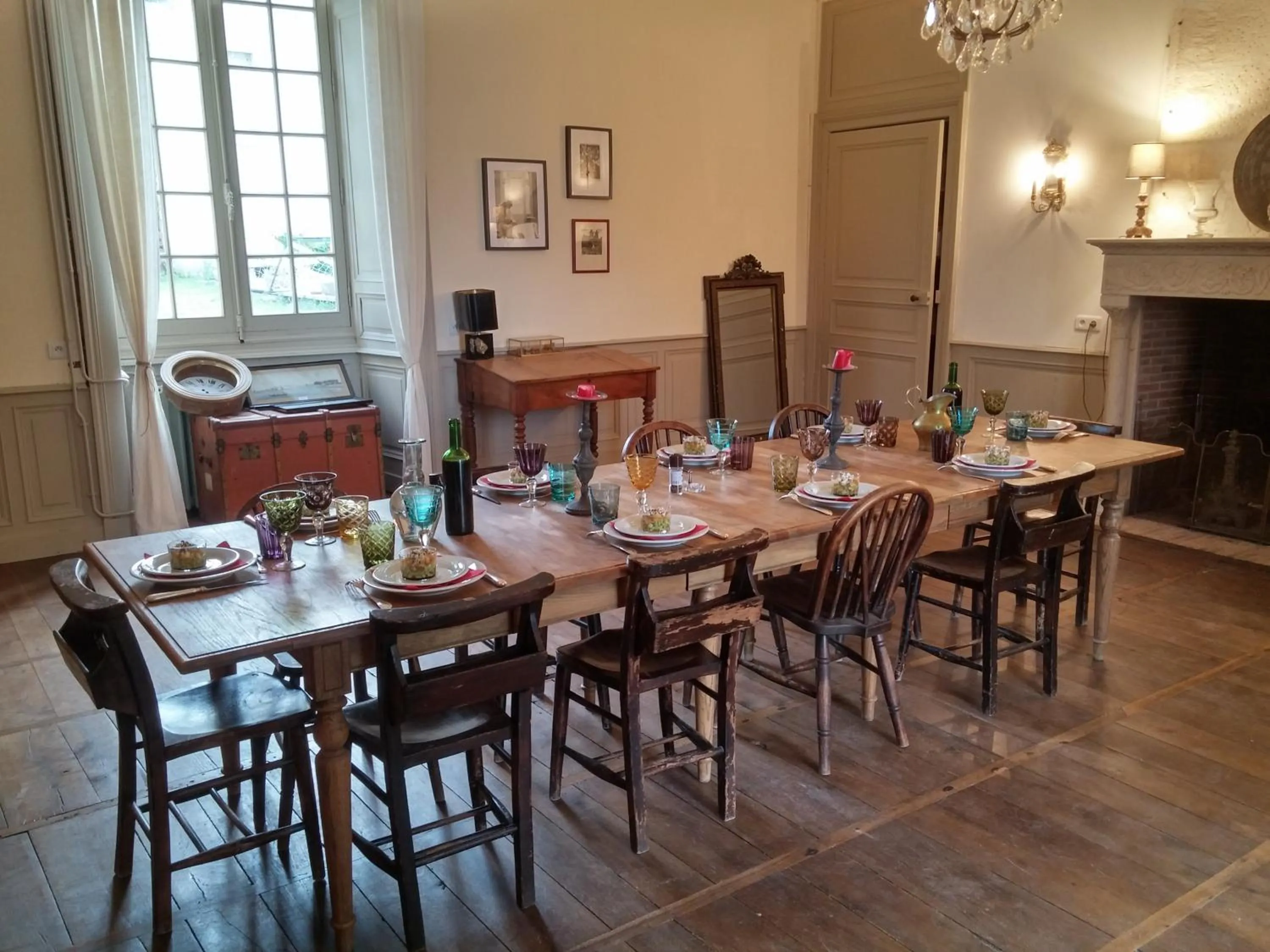 Restaurant/places to eat in Château de La Combe