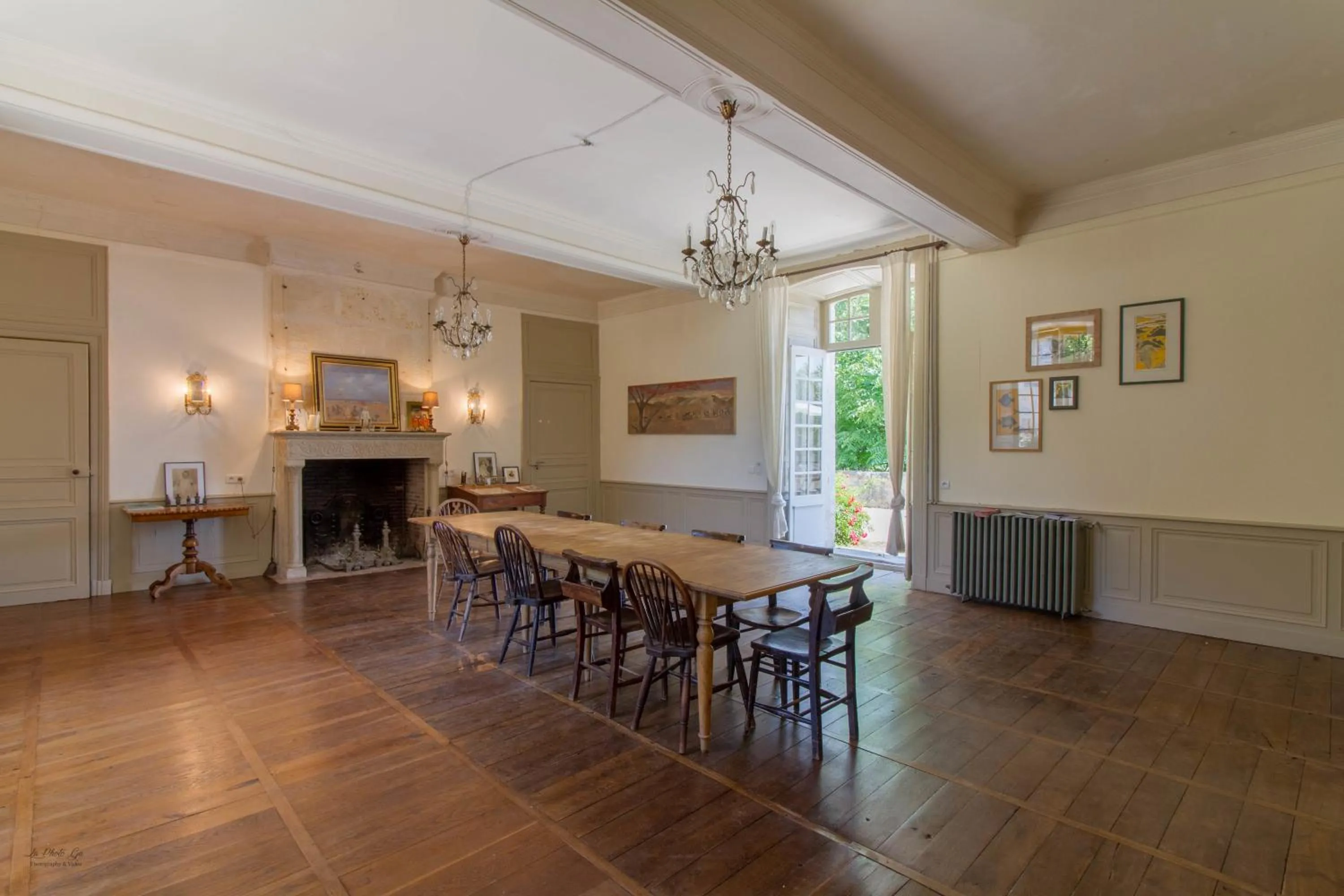 Dining area in Château de La Combe