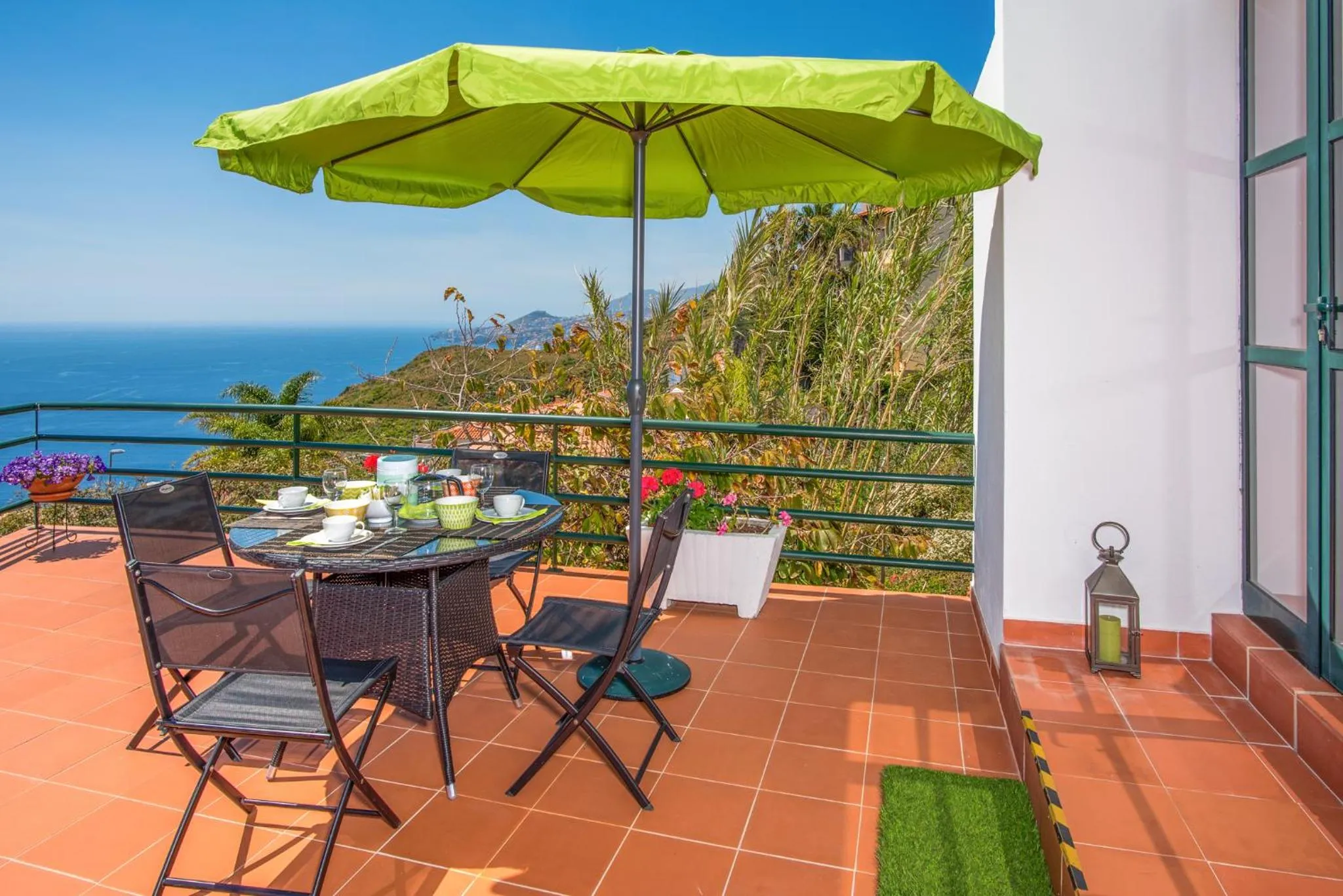 Patio in Vivenda da Esquina - by LovelyStay