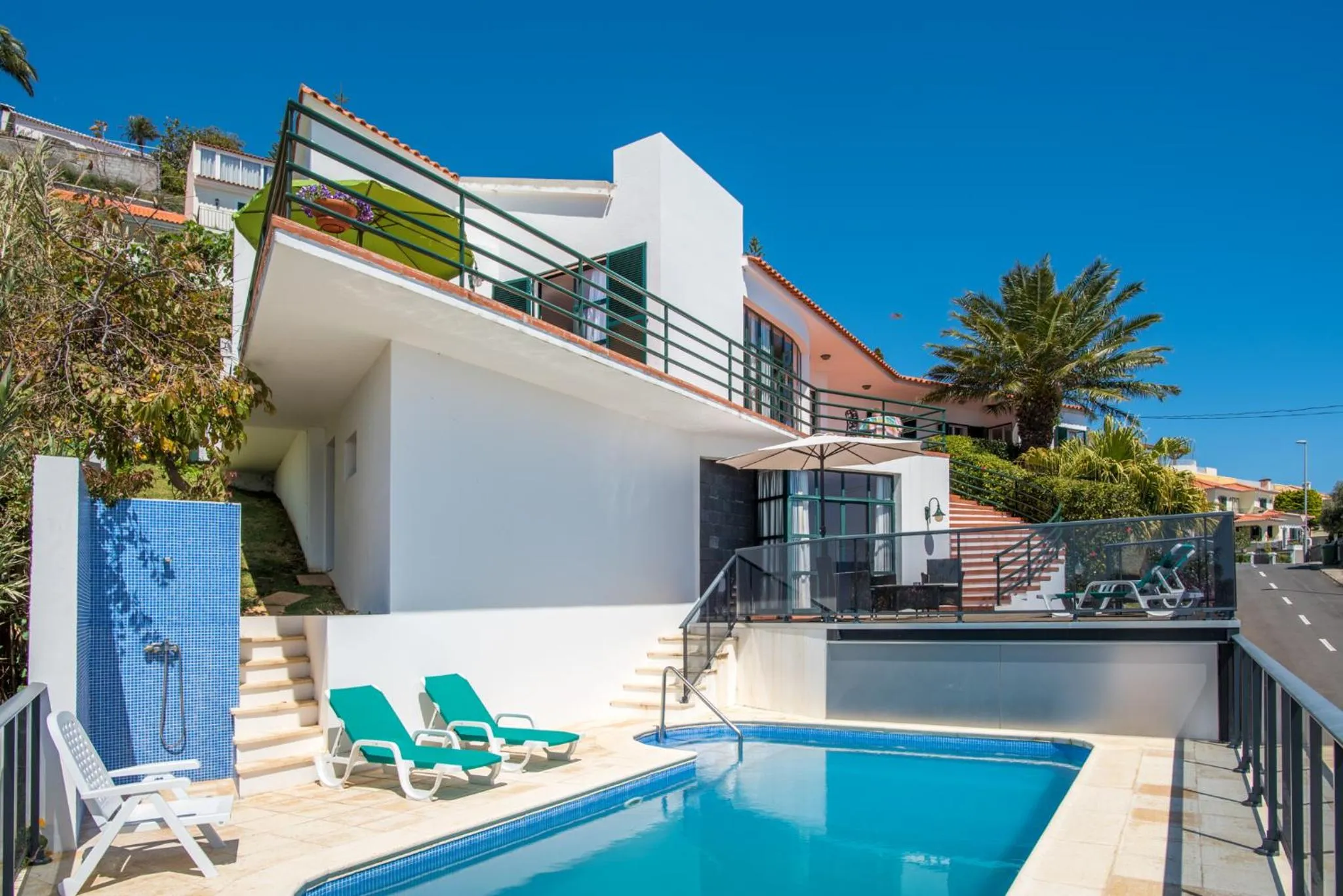 Property building in Vivenda da Esquina - by LovelyStay