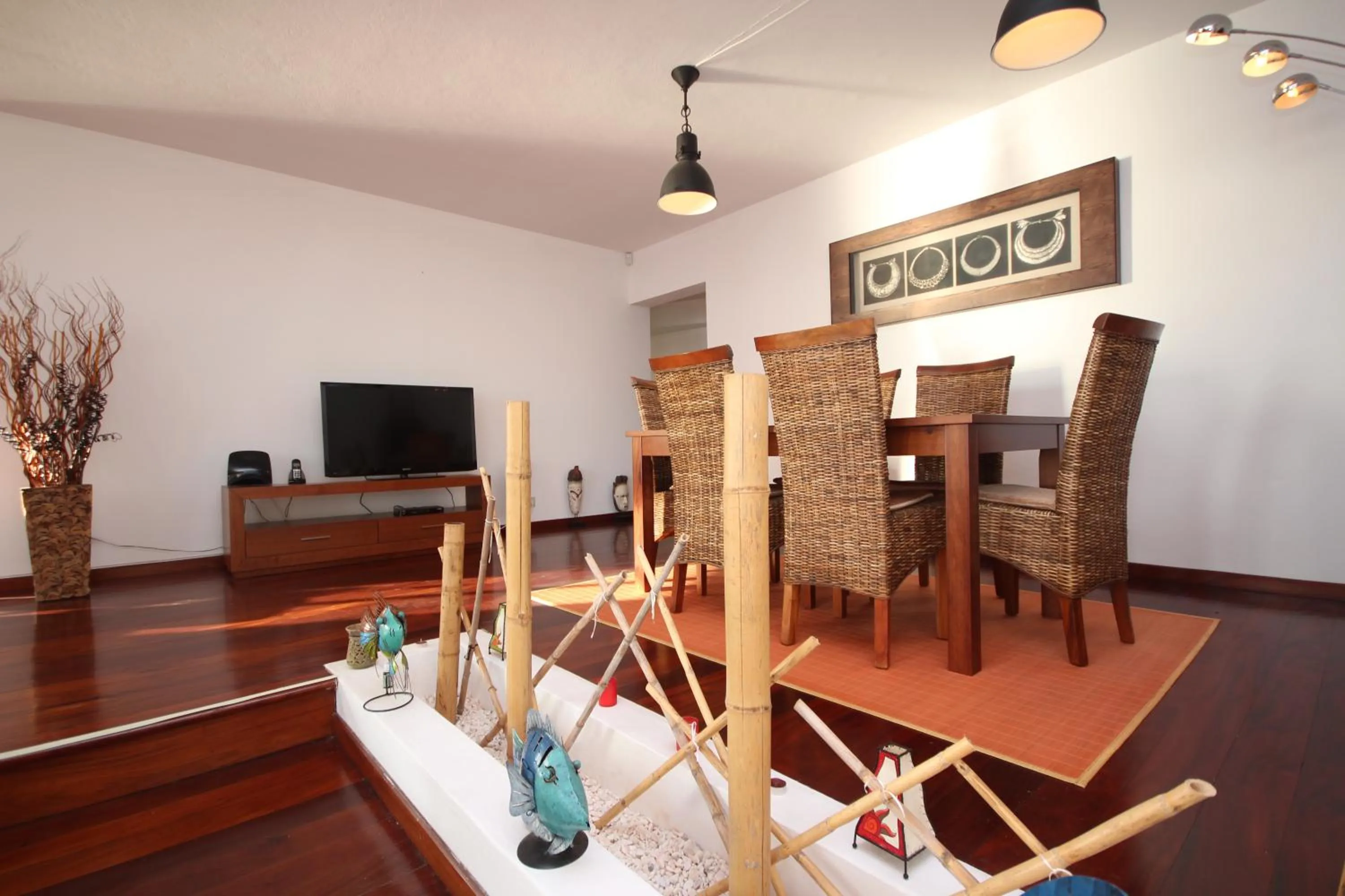 Dining area in Vivenda da Esquina - by LovelyStay