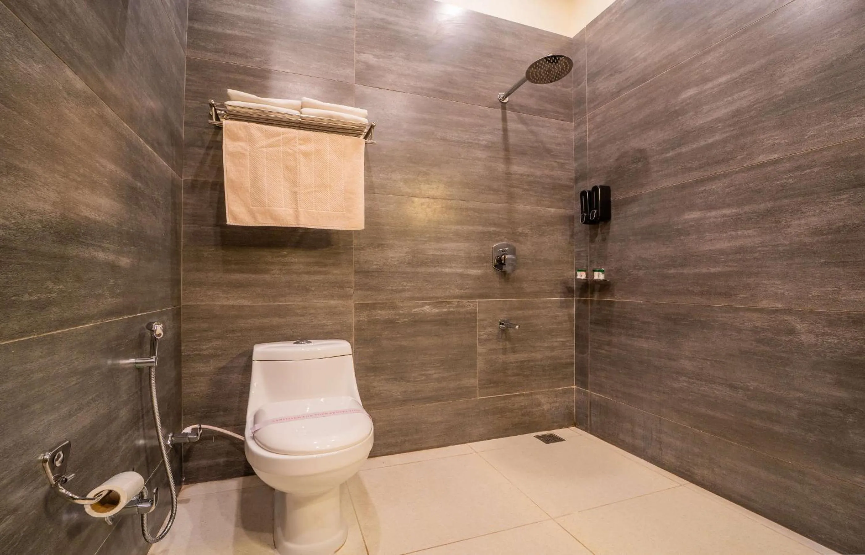 Bathroom in Hotel Shahi Palace Mandawa