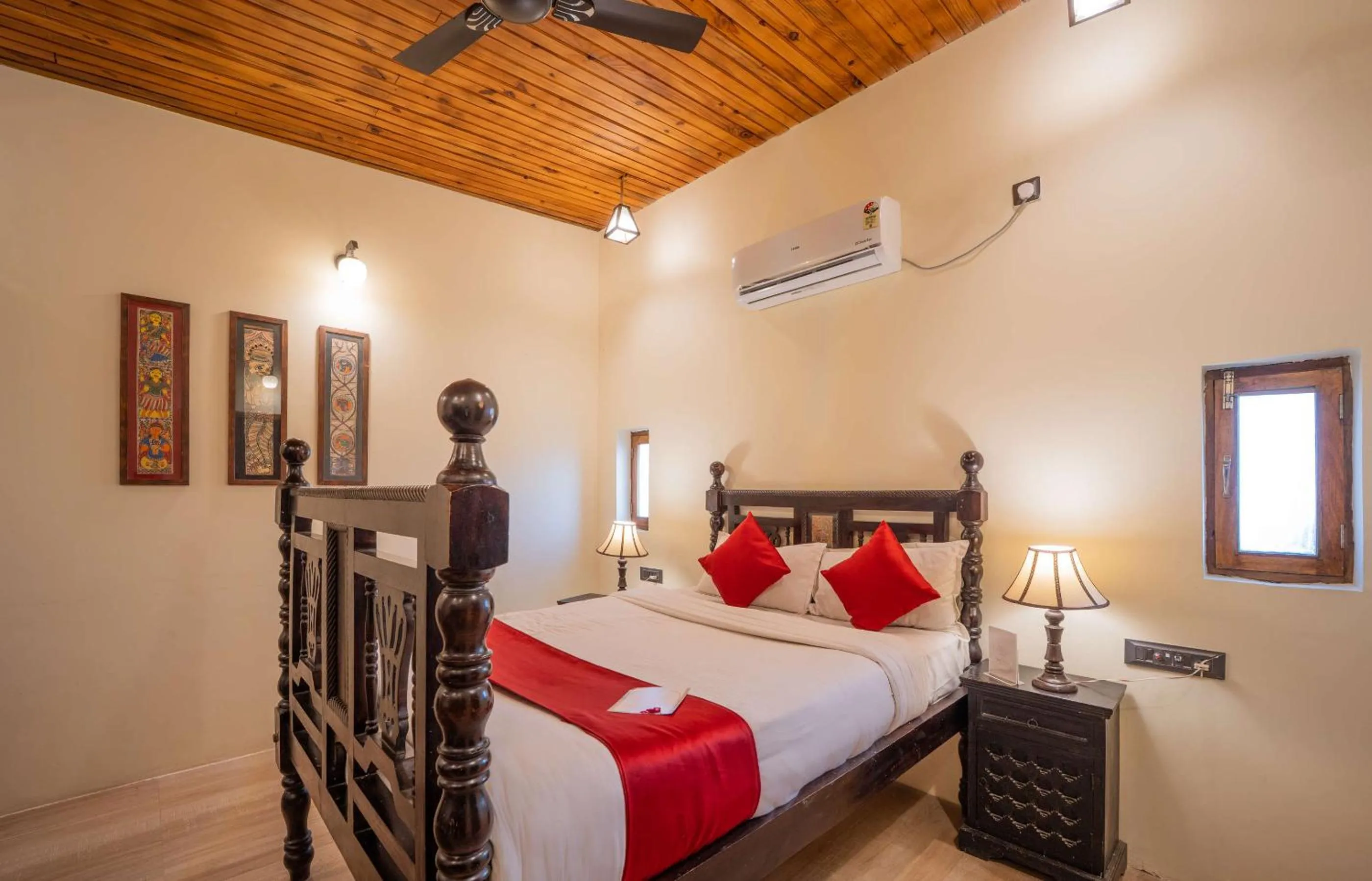 Bedroom, Bed in Hotel Shahi Palace Mandawa