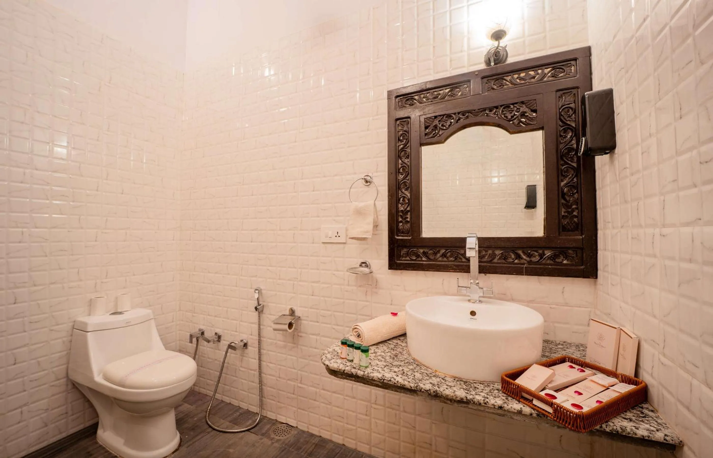 Bathroom in Hotel Shahi Palace Mandawa