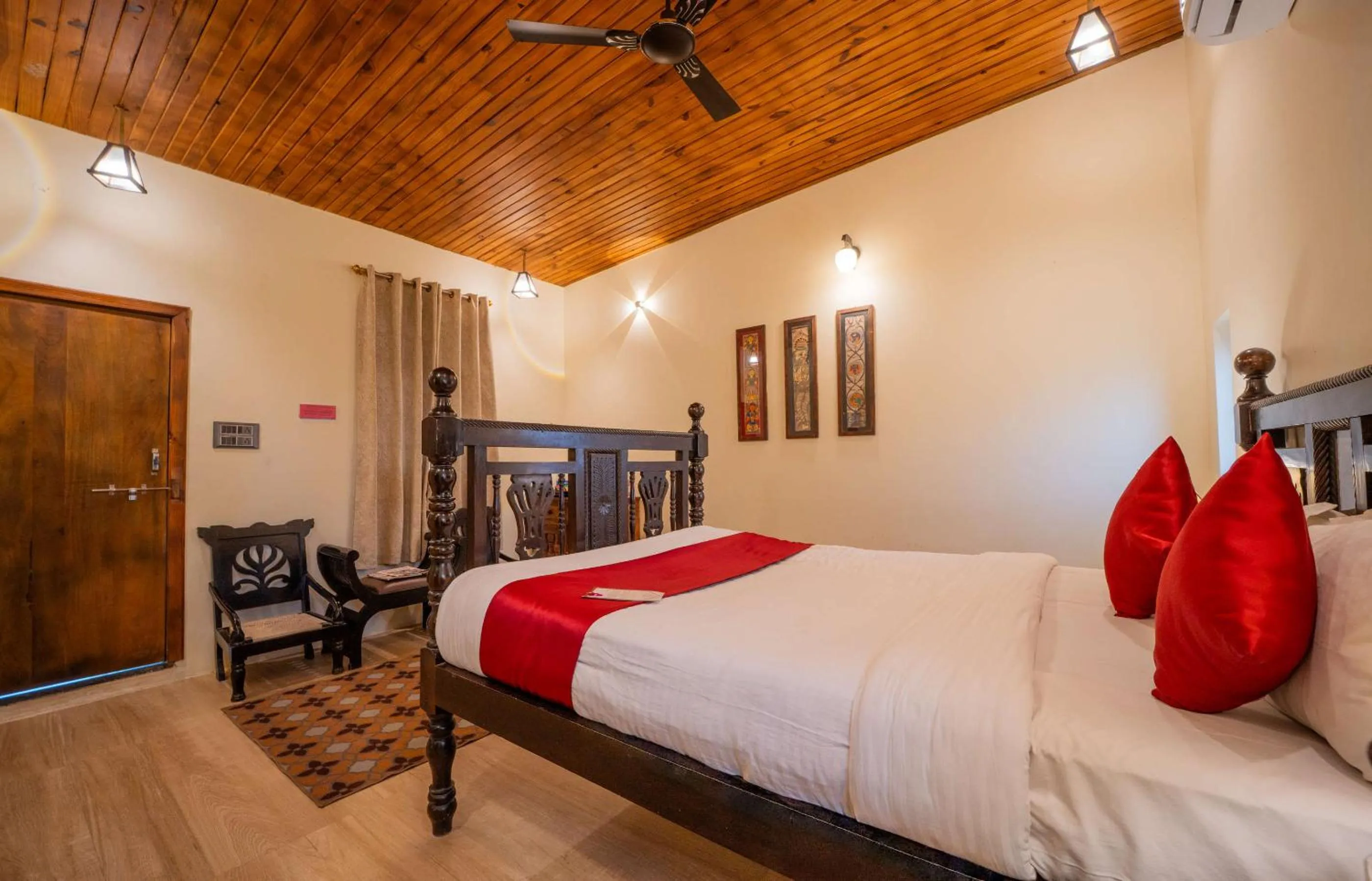 Bedroom, Bed in Hotel Shahi Palace Mandawa