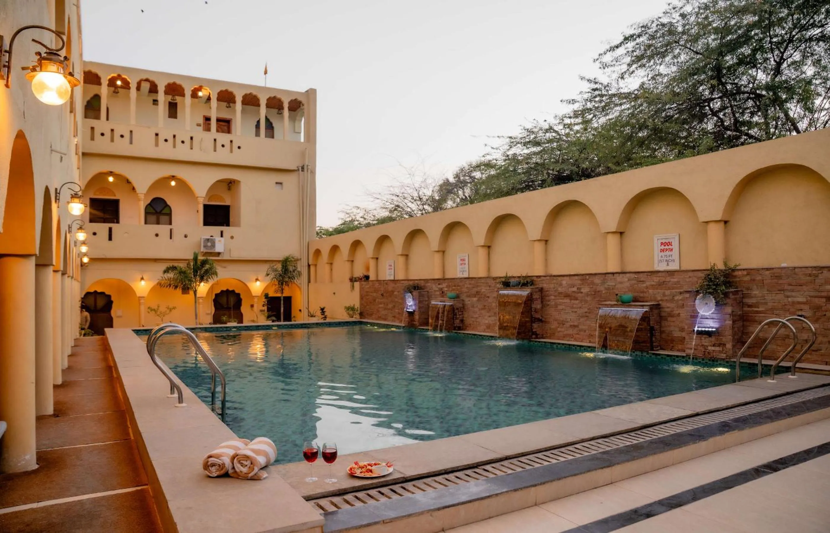 Pool view in Hotel Shahi Palace Mandawa