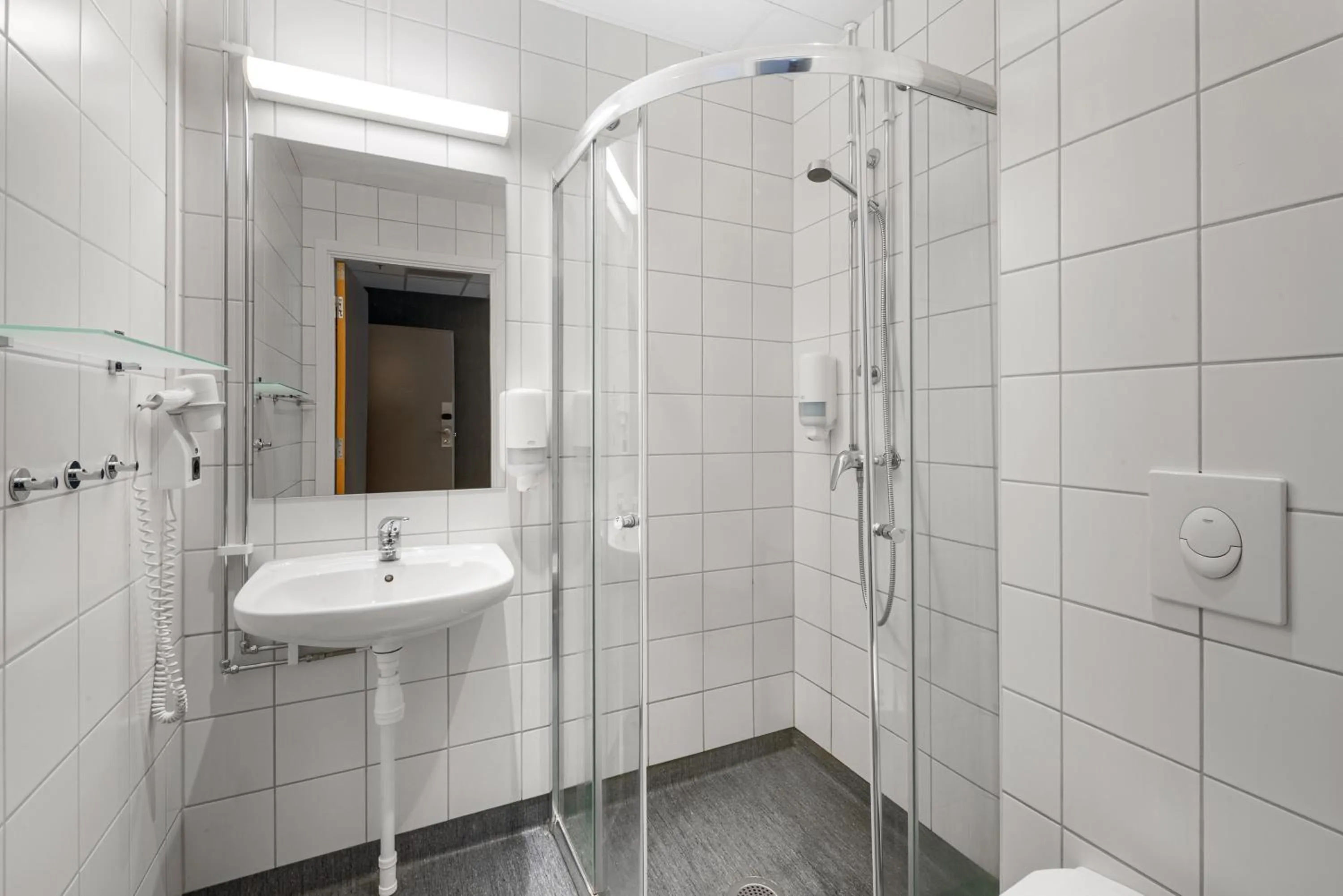 Shower in K7 Hotel Oslo