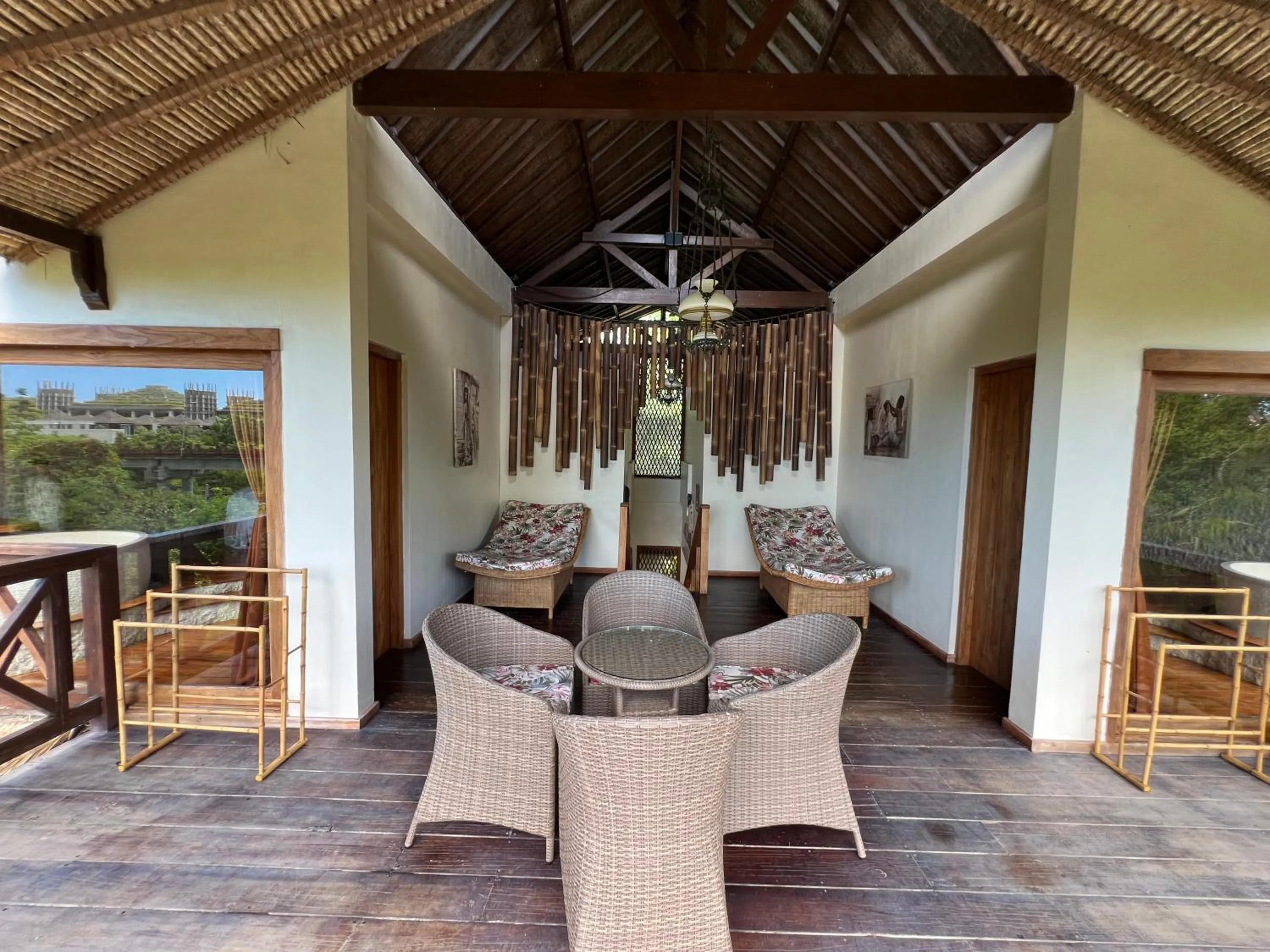Seating area in Breezy Point Villas