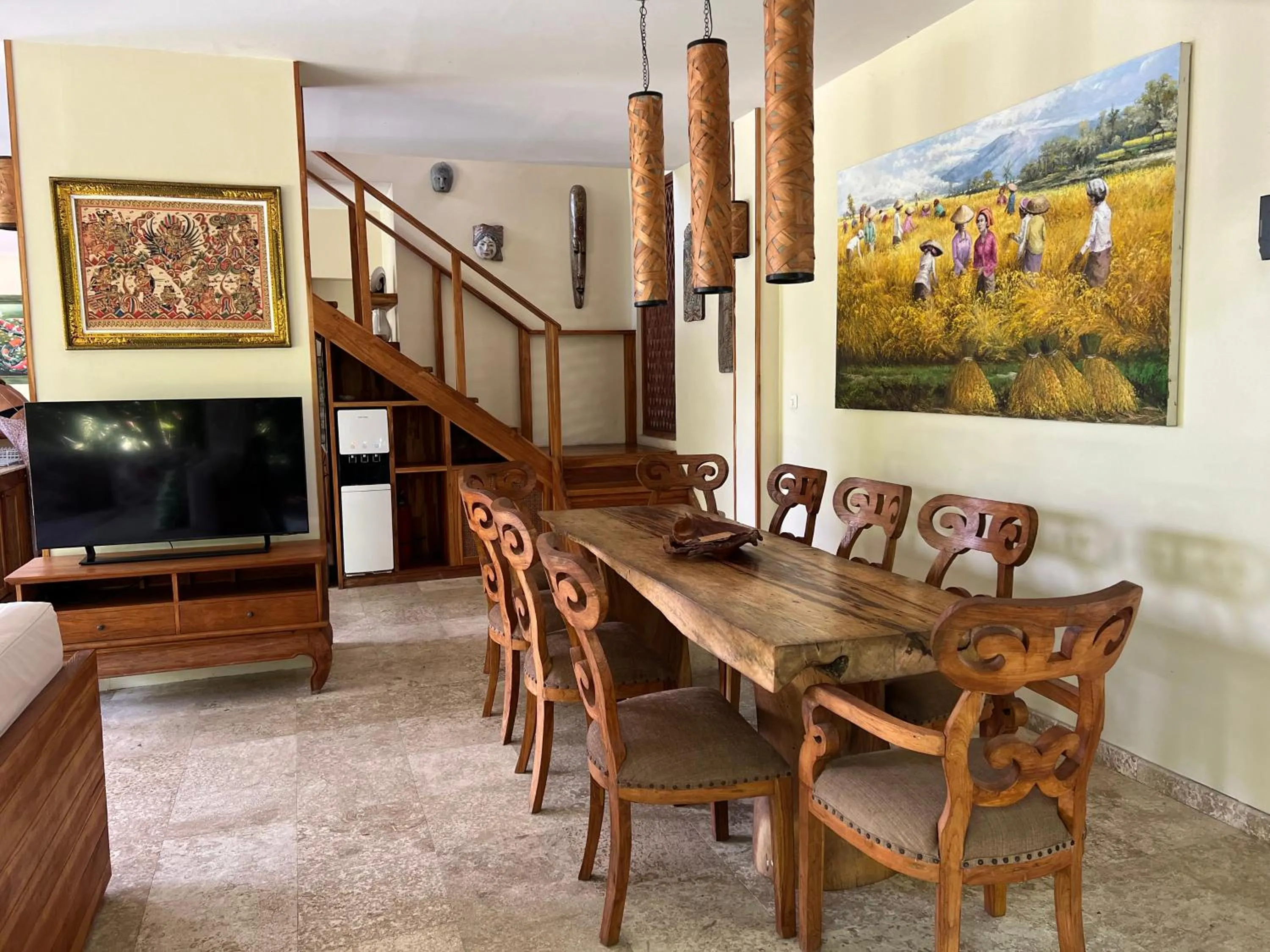 Dining area in Breezy Point Villas