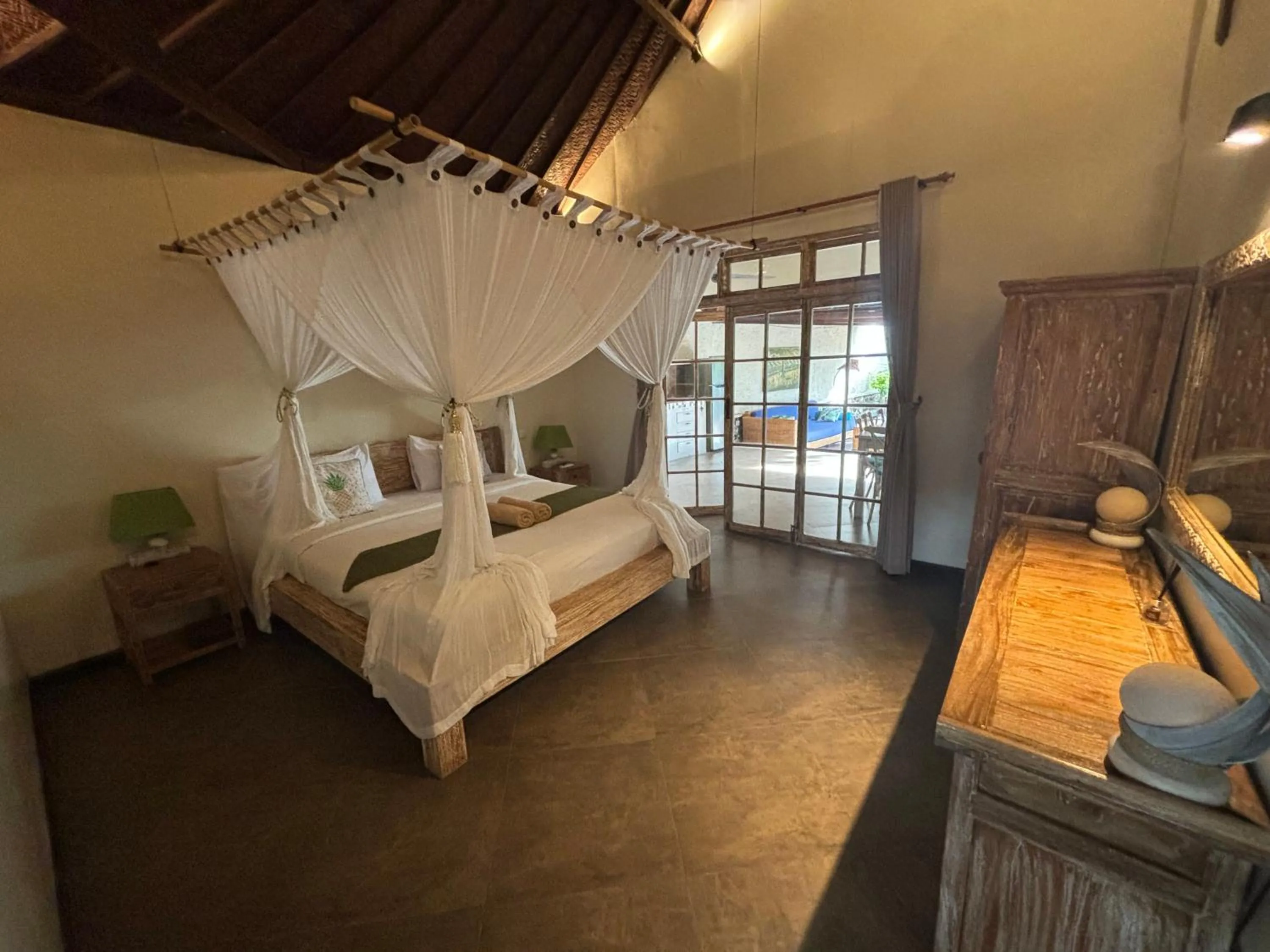 Bedroom, Bed in Breezy Point Villas