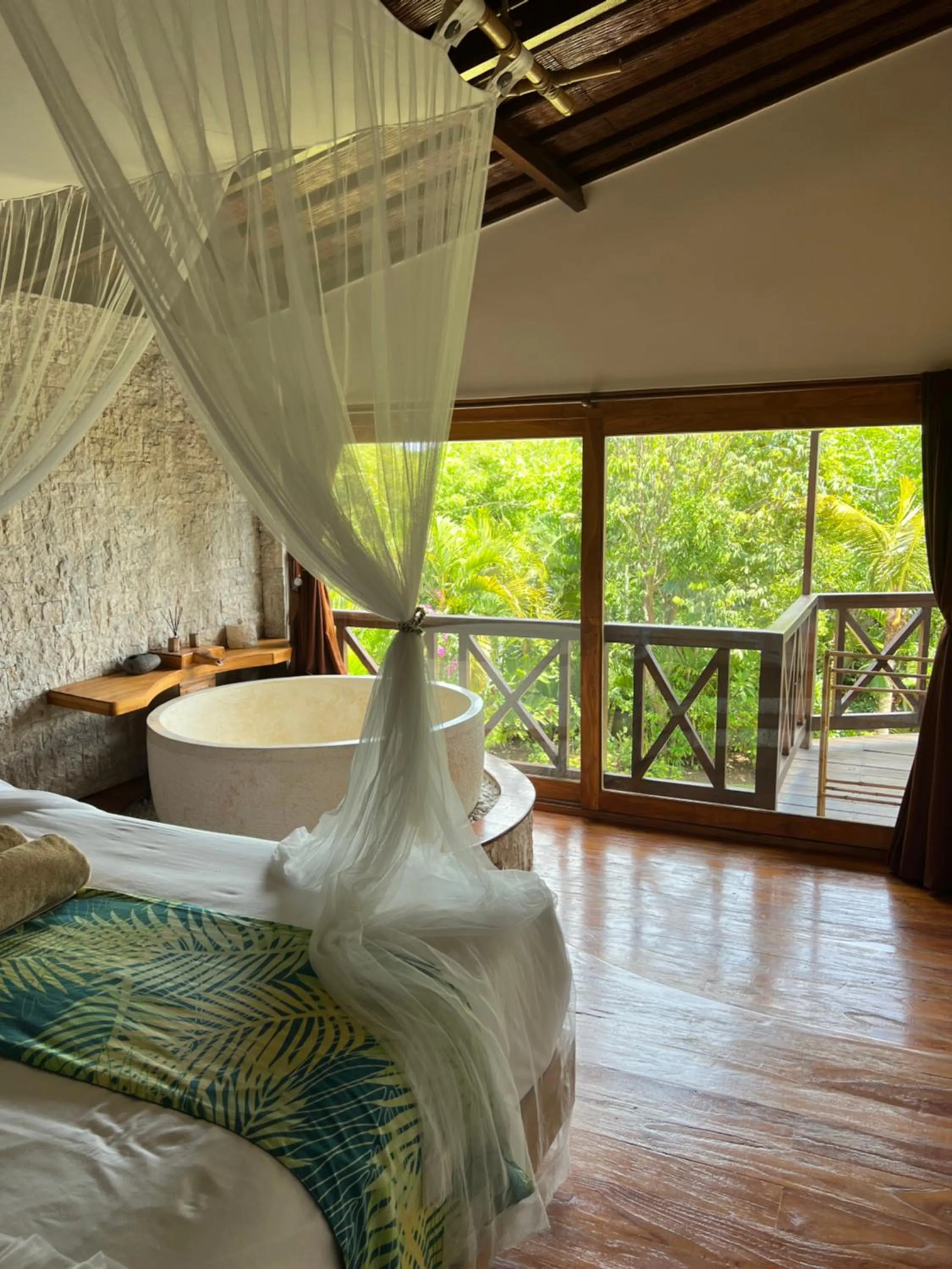 Bedroom, Bed in Breezy Point Villas