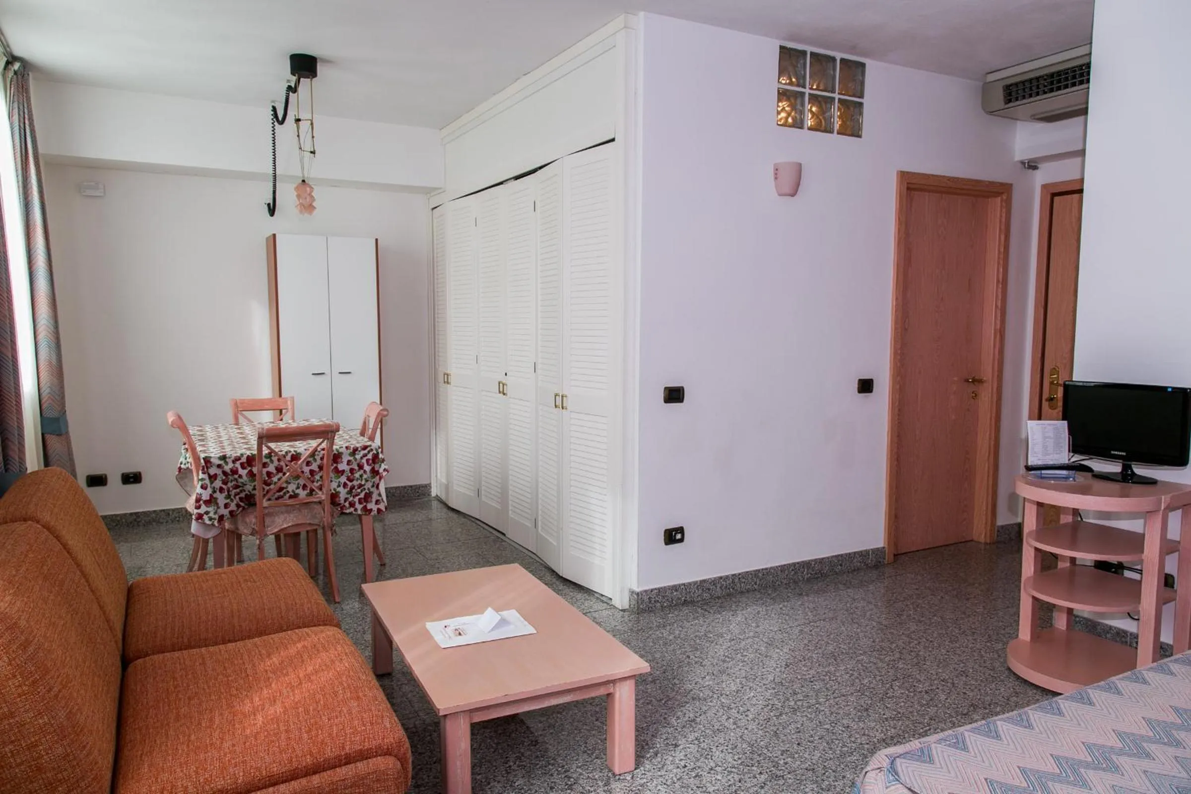 Photo of the whole room in Residence Hotel L'incanto Di Boccadarno