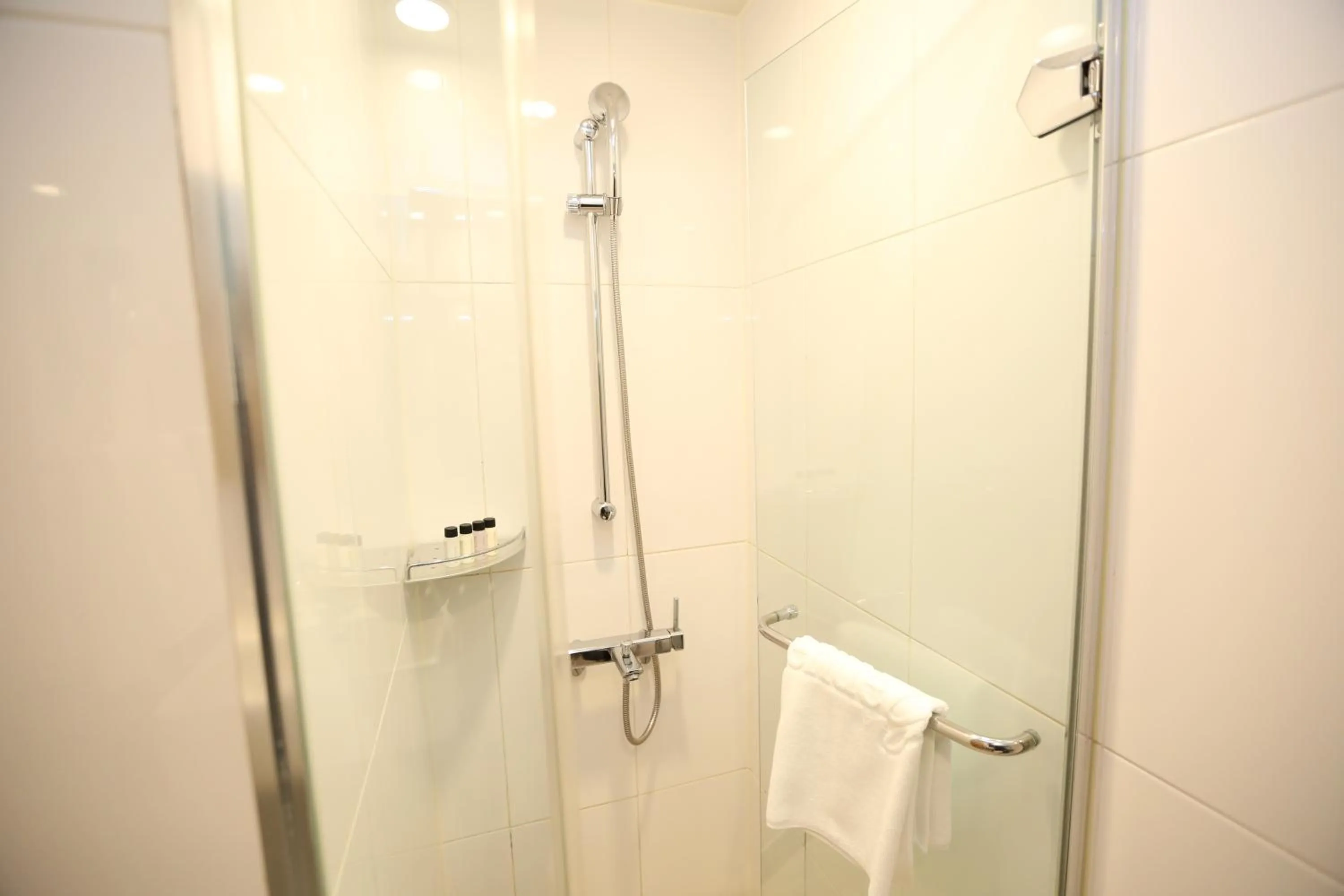 Shower in Hotel Venue-G Seoul