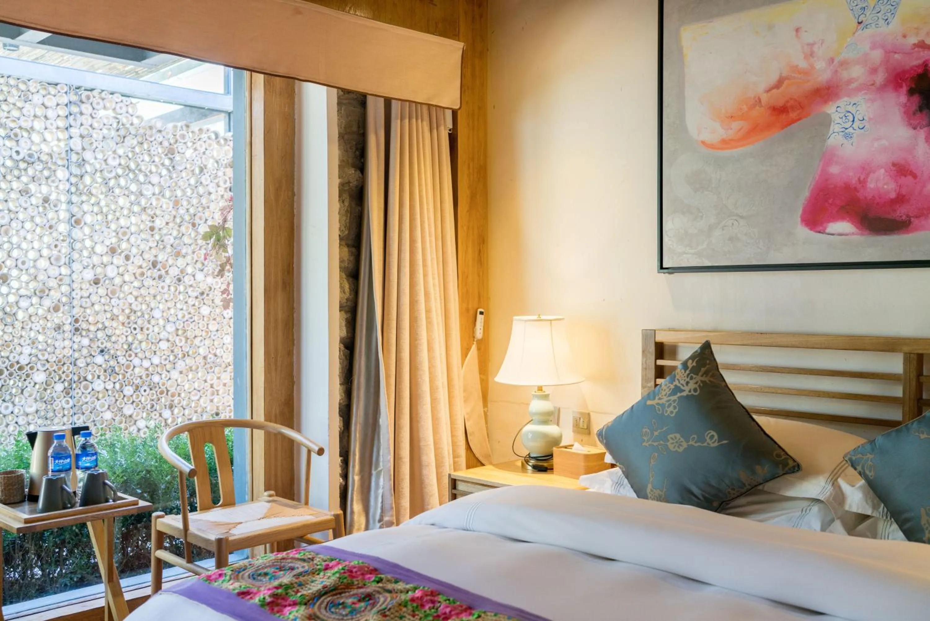 Bed in Dali Old Courtyard Boutique Inn