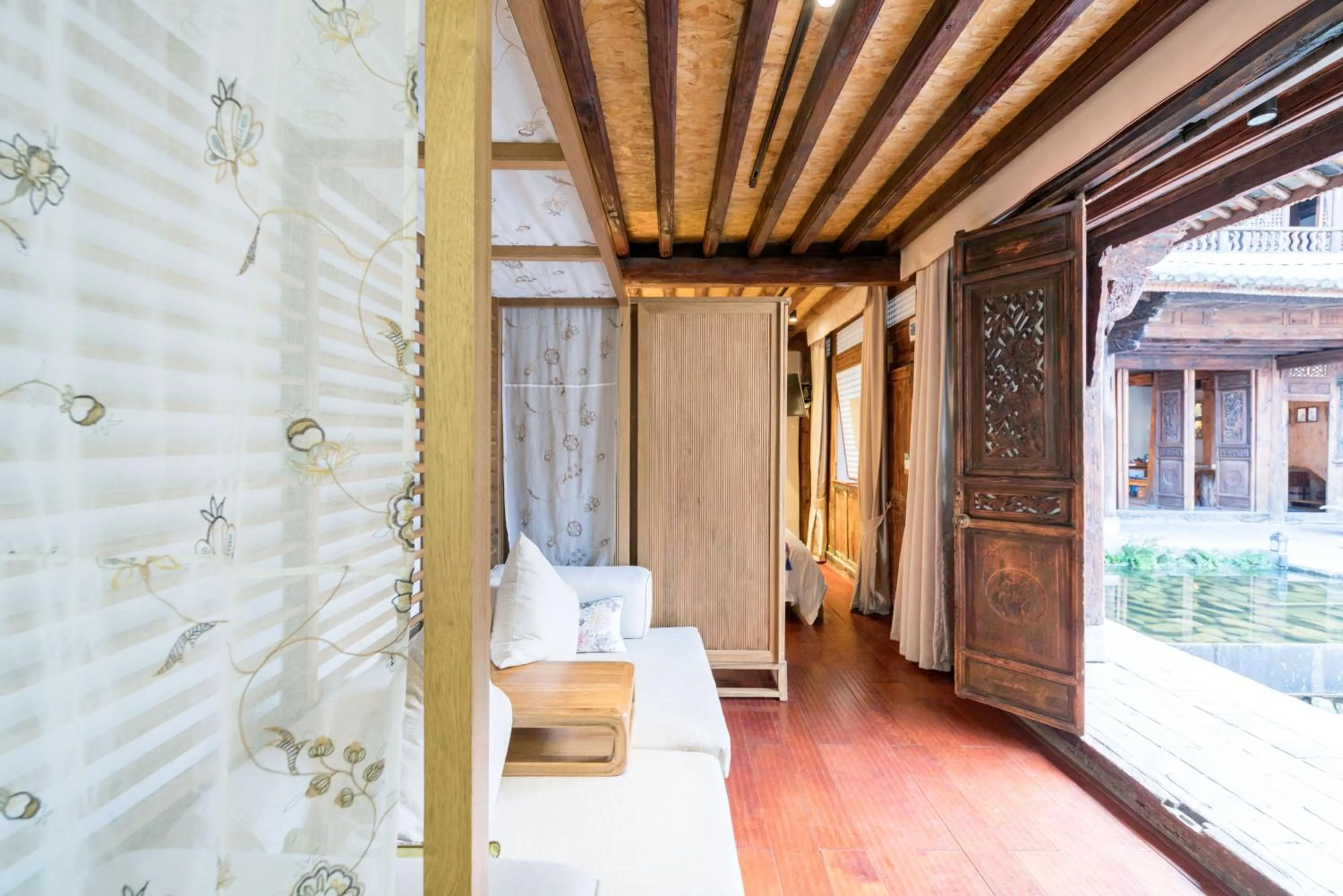 Dali Old Courtyard Boutique Inn