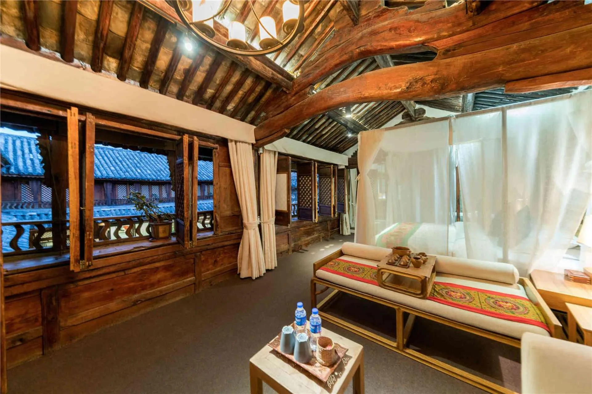 Seating area, Bed in Dali Old Courtyard Boutique Inn