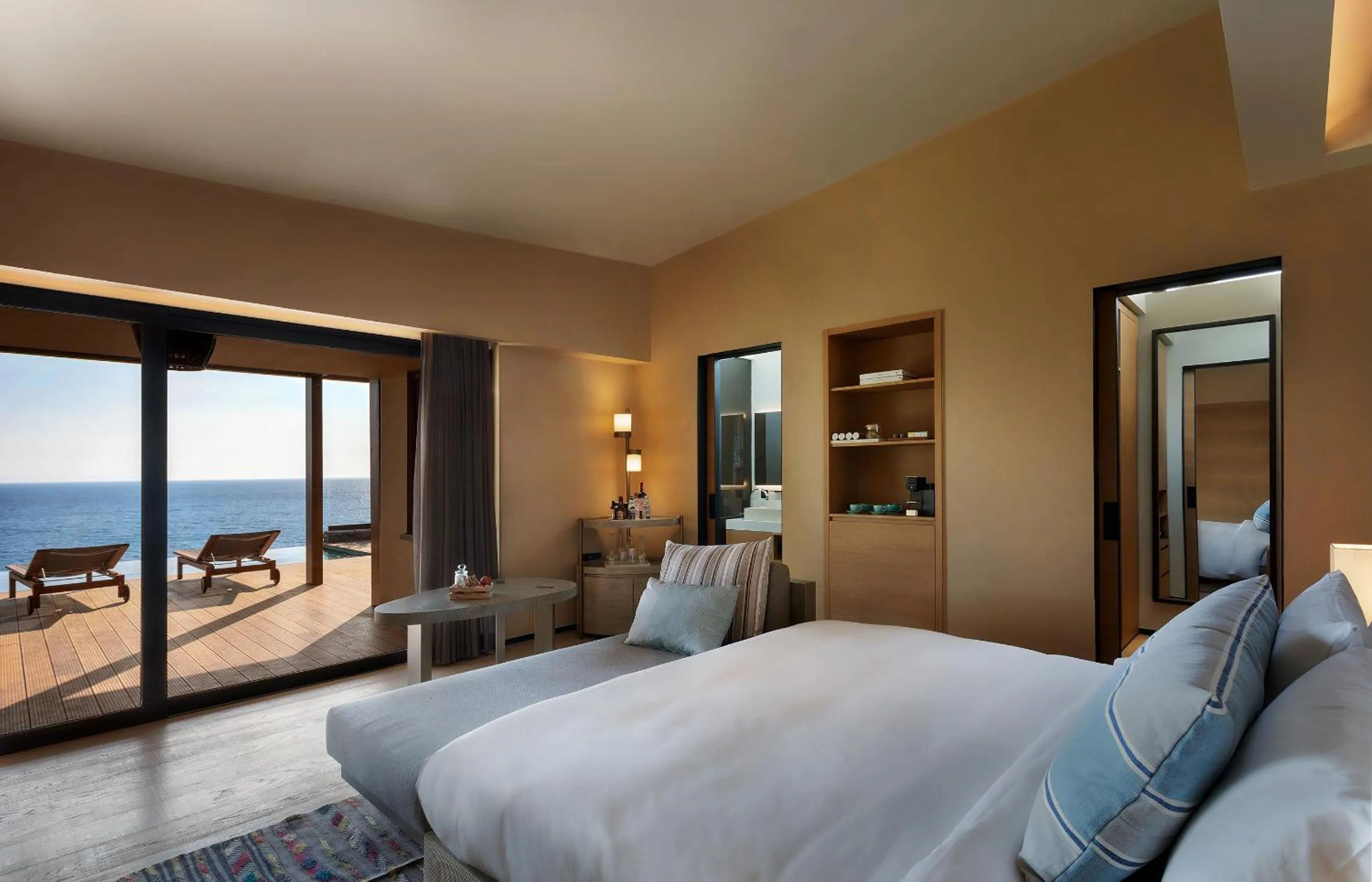 Photo of the whole room, Bed in Six Senses Kaplankaya